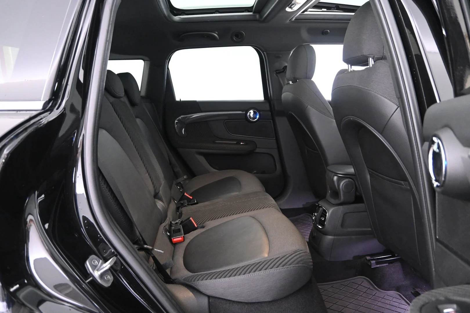 Car Image - 1HOHnzYMIGm3Zl1sHbax3Q
