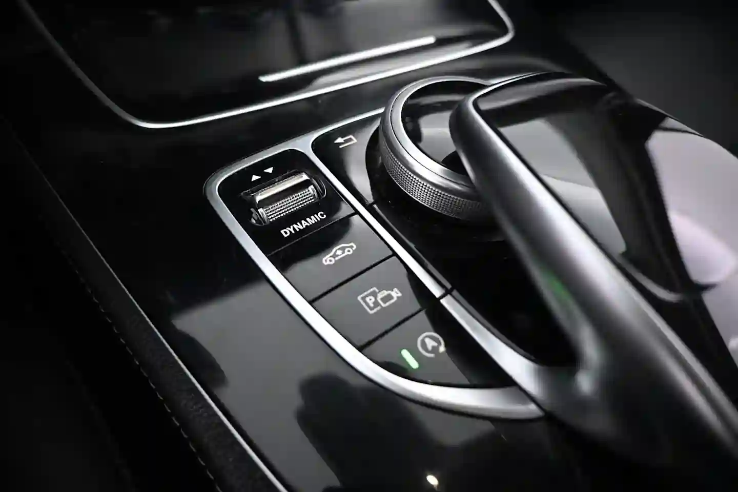 Car Image - 2t0QqOLLDi9IqCiXNAbHkQ