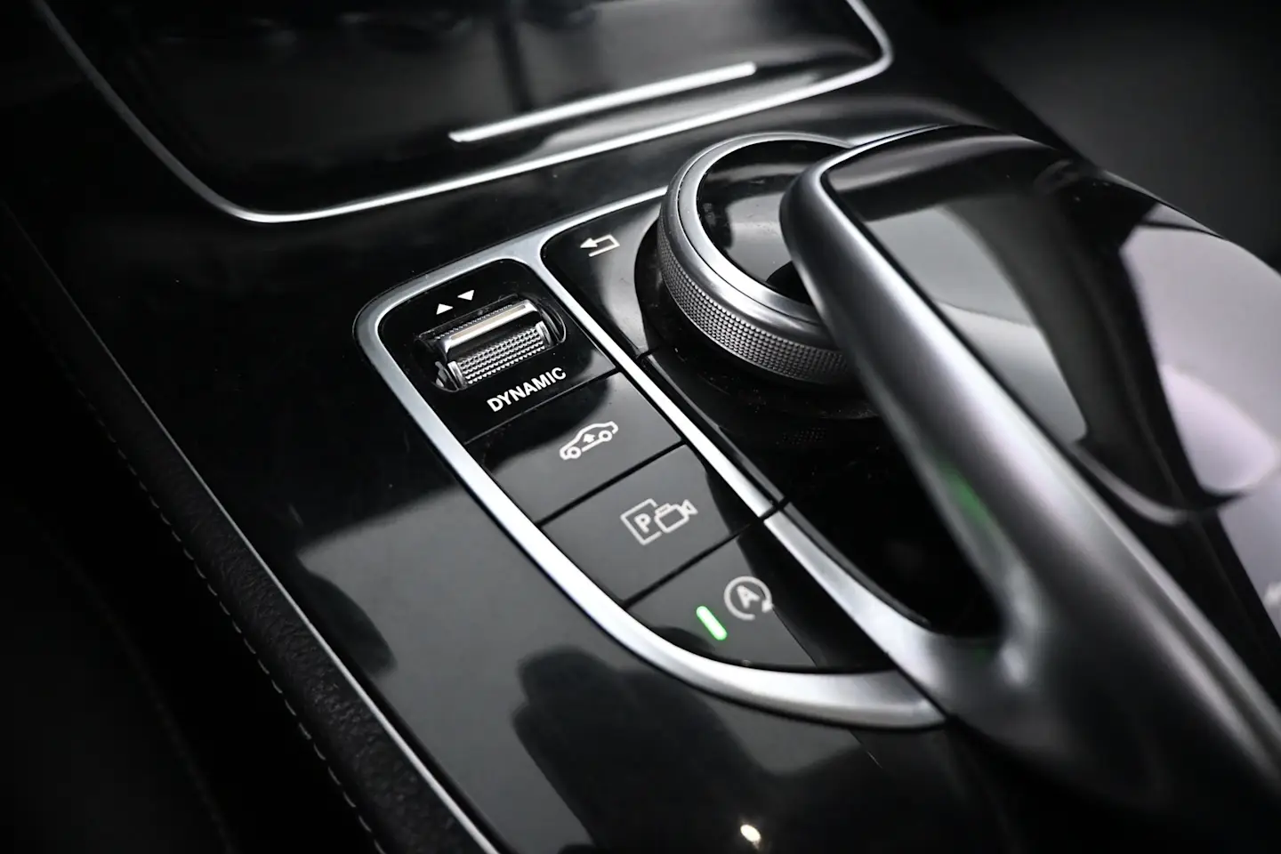 Car Image - 2t0QqOLLDi9IqCiXNAbHkQ