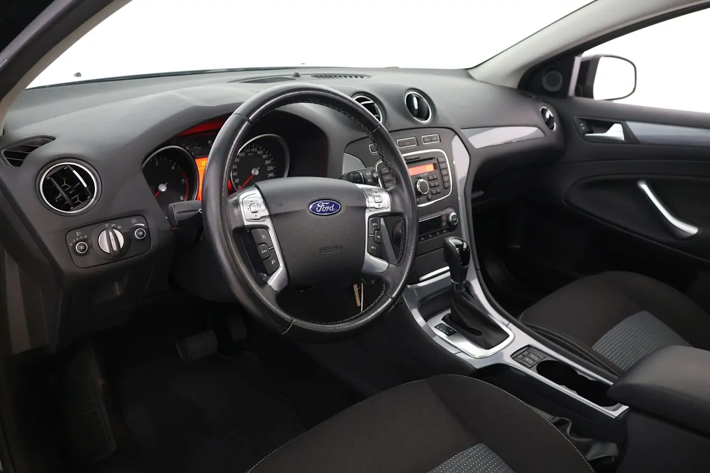 Car Image - 24VKPiODhkLtoeWiYH7Nxh