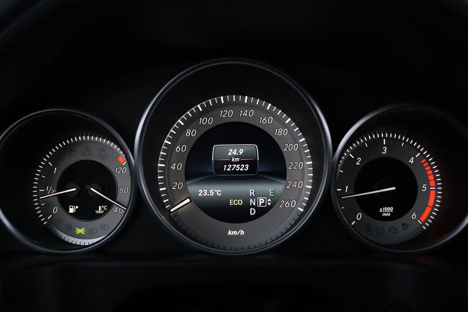 Car Image - 1NJW1mhXEhOg6fGMWAPQ9i