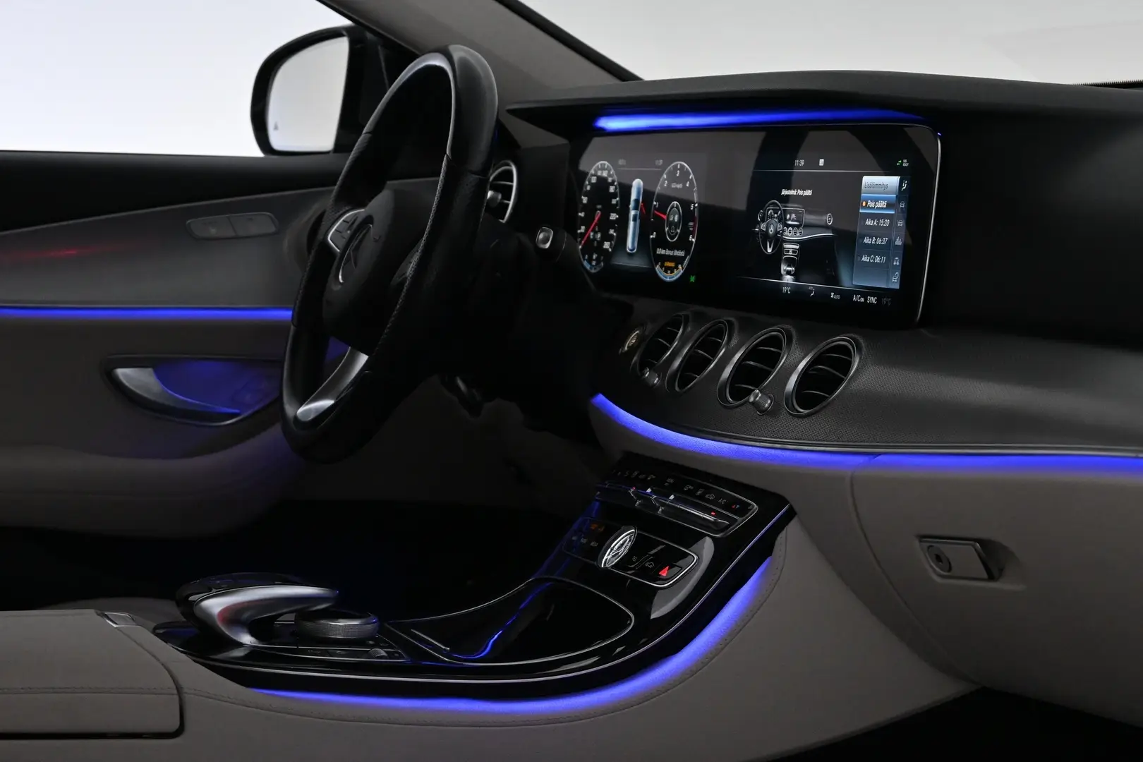 Car Image - 6rU84w8FRS6o0KH0ZQPlxV
