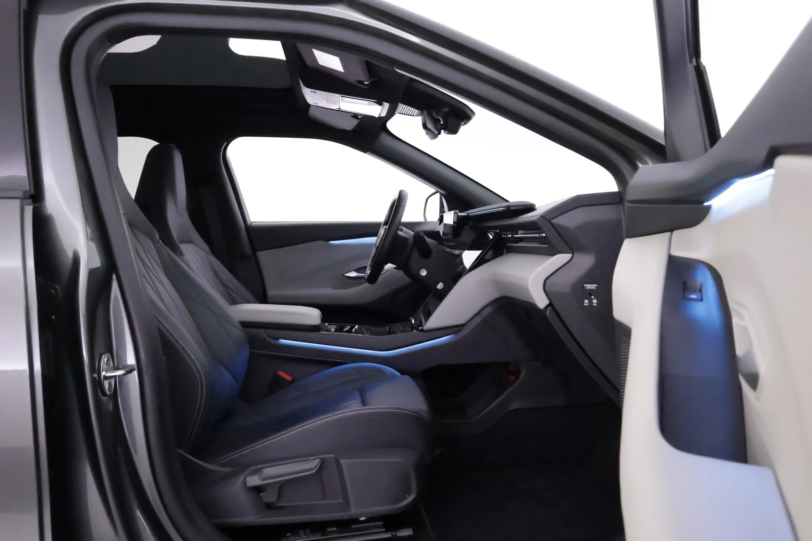 Car Image - 769eerND4n9SROjQ0JQYf3