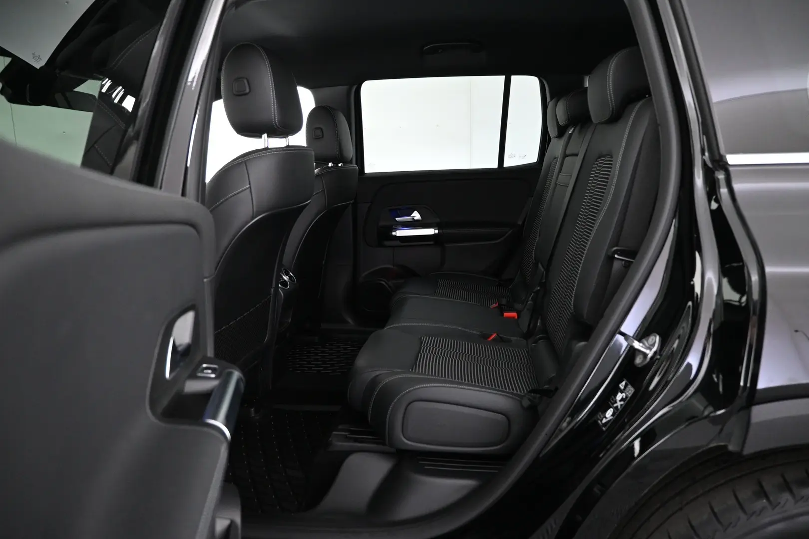 Car Image - 18CPAx3excHw56xBJOppj7
