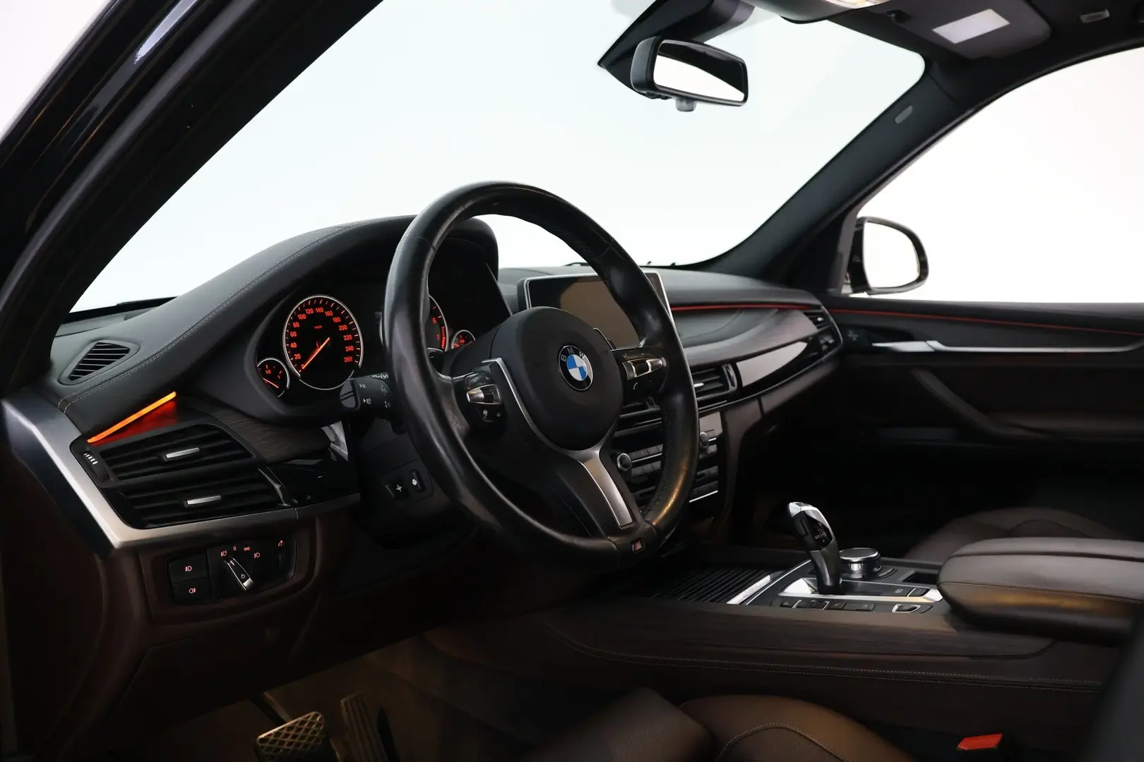 Car Image - 5b6iIfta3ysmhwkKdyELAI