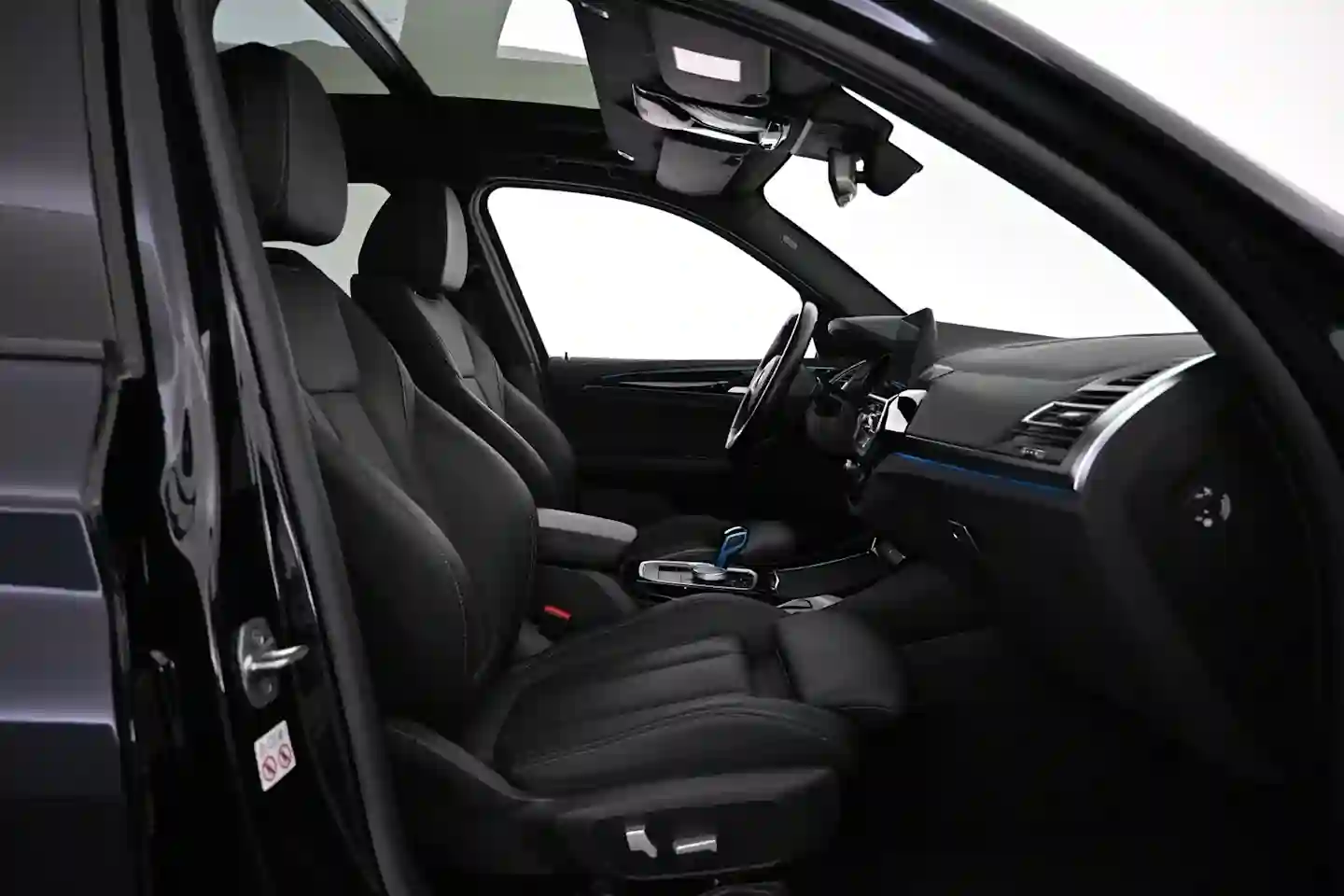 Car Image - 6iLASqGFR5Weqnzj4Jpbcc