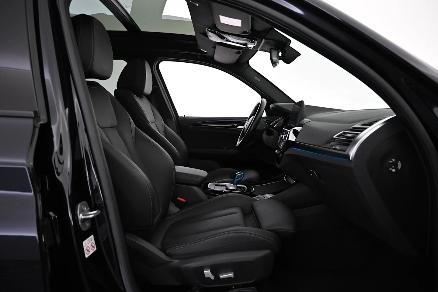 Car Image - 6iLASqGFR5Weqnzj4Jpbcc
