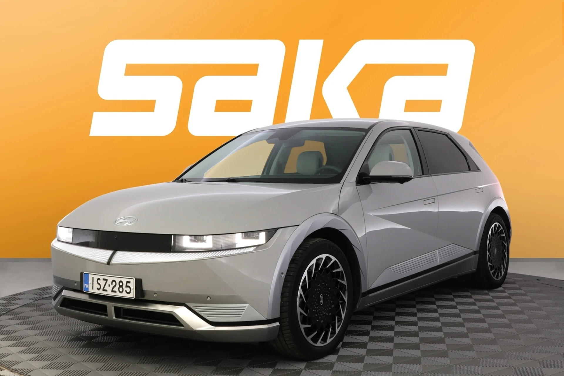 Car Image - 5leXTOqvLWkkbVH1WR5J9e