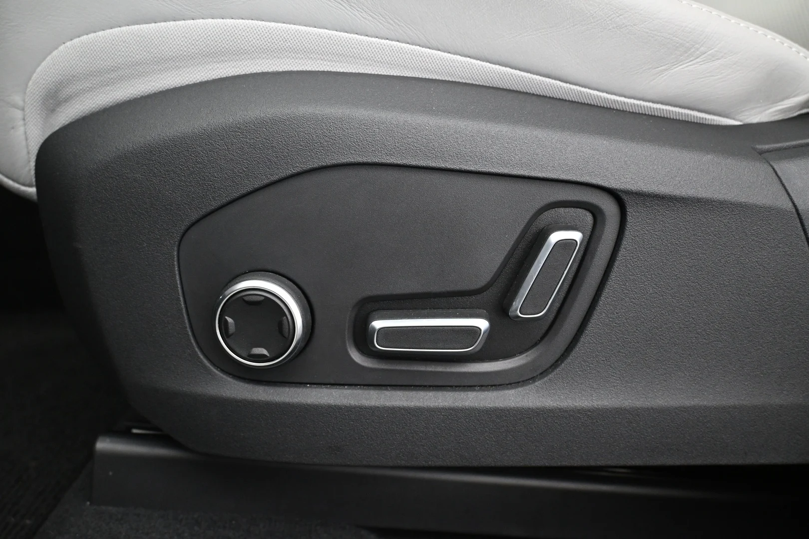 Car Image - 5rzccZlb9hx0uPB5pV7804