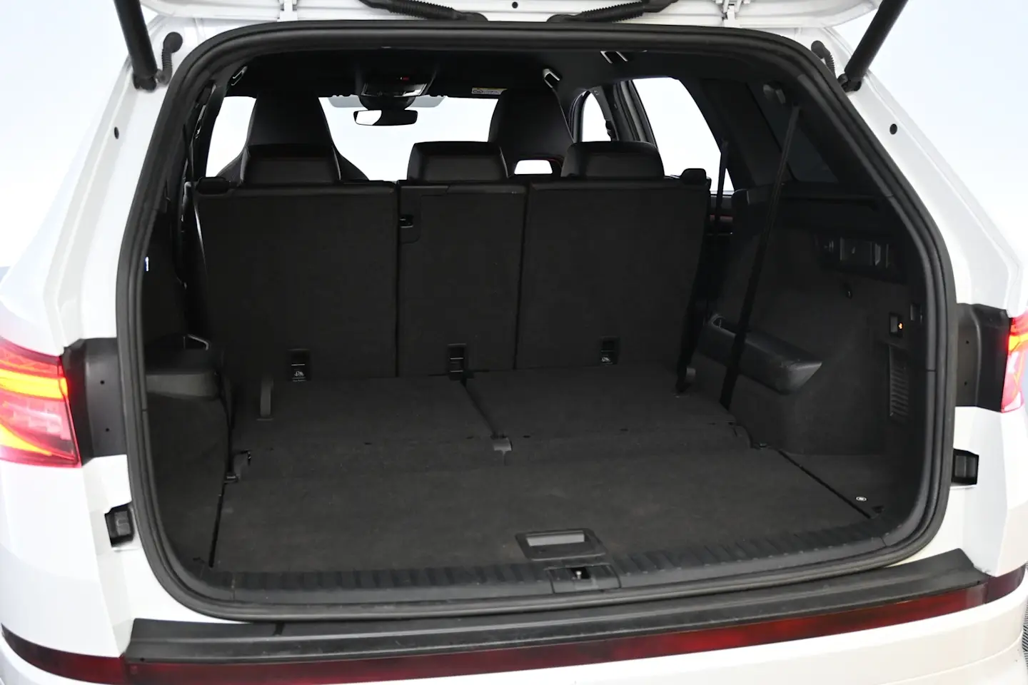 Car Image - 4kWf4DLbzT6Cdh8F7LGxhS