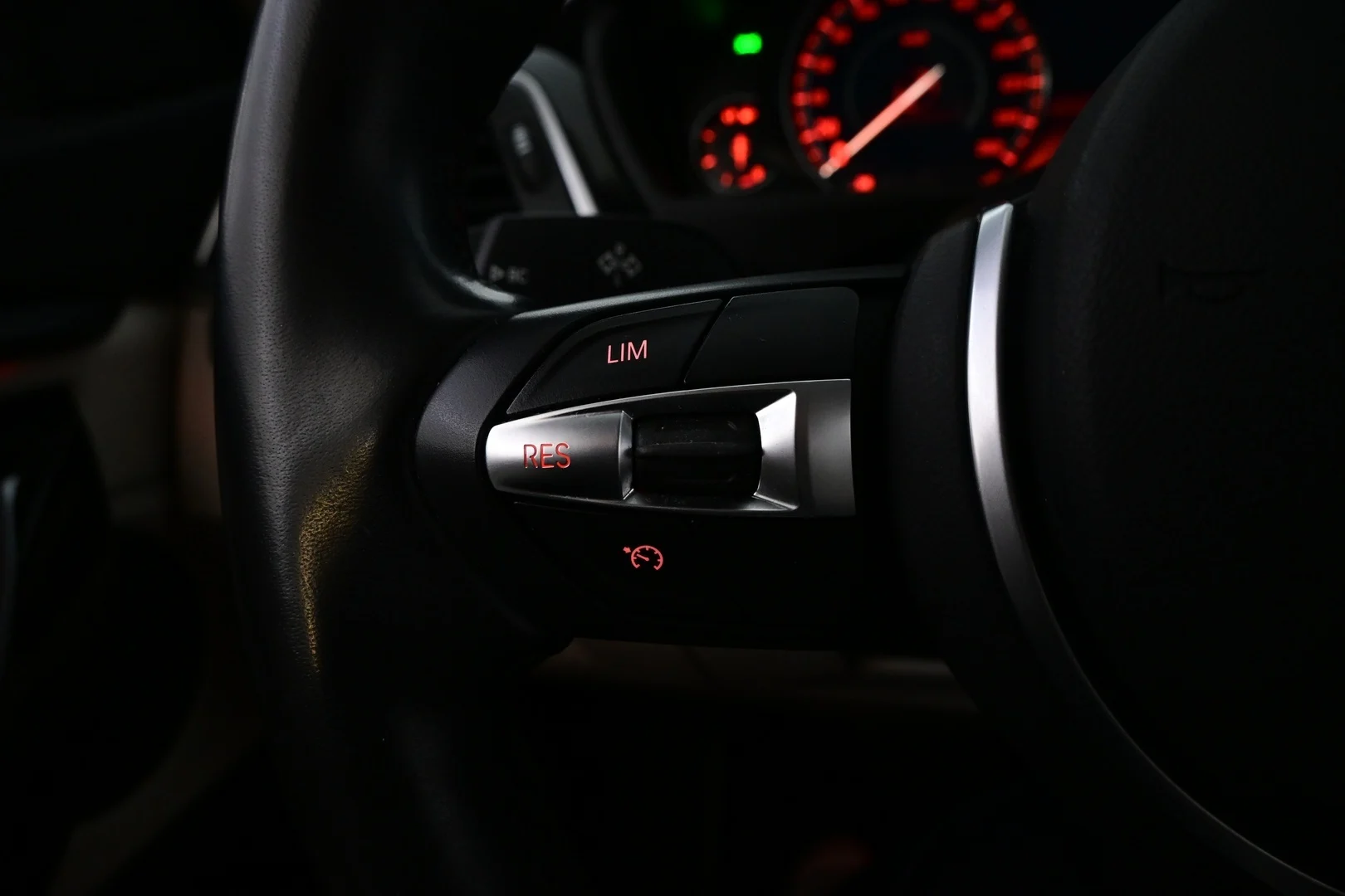 Car Image - 3fEqbRJecv8zDMR6pct7WH