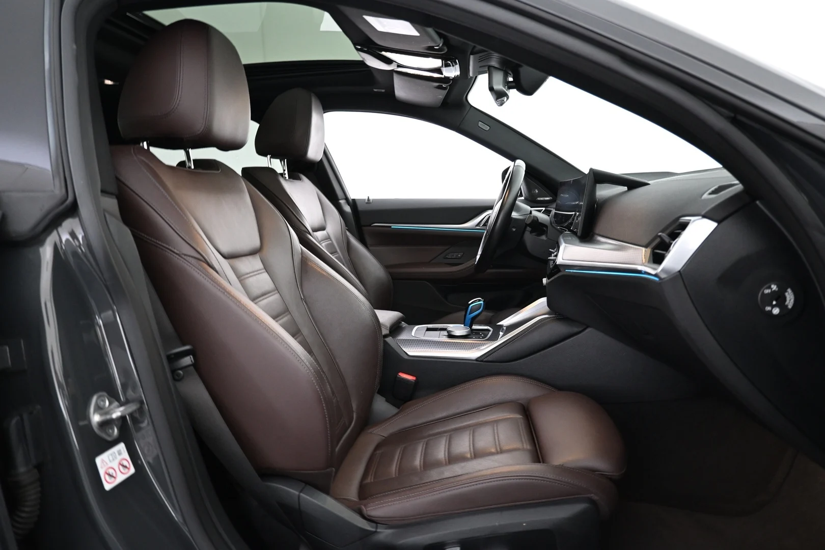 Car Image - 1uvXReesCTrnAU9nTAspw8
