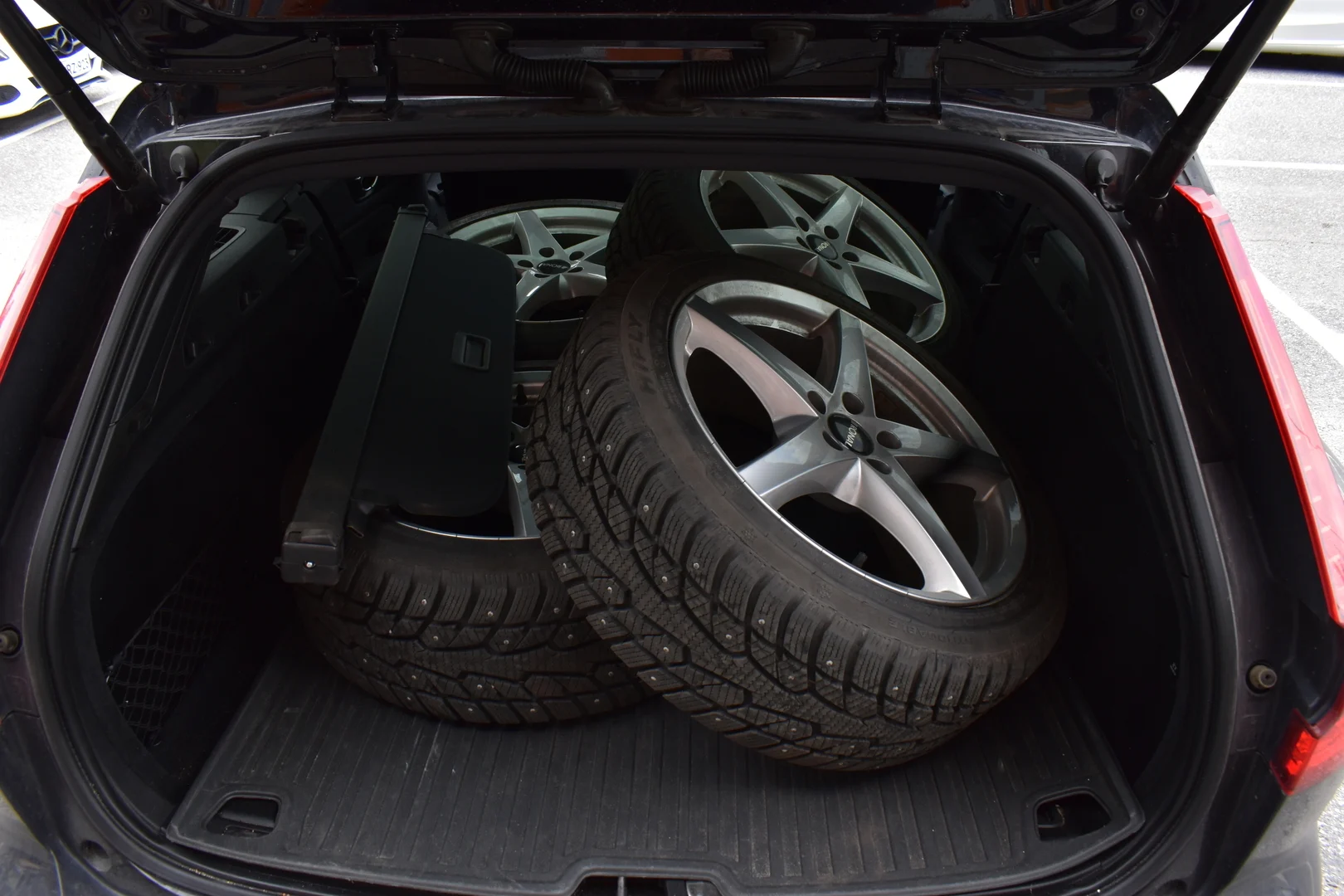 Car Image - 1POR9dBNkzv1jCWkgYZ0Op