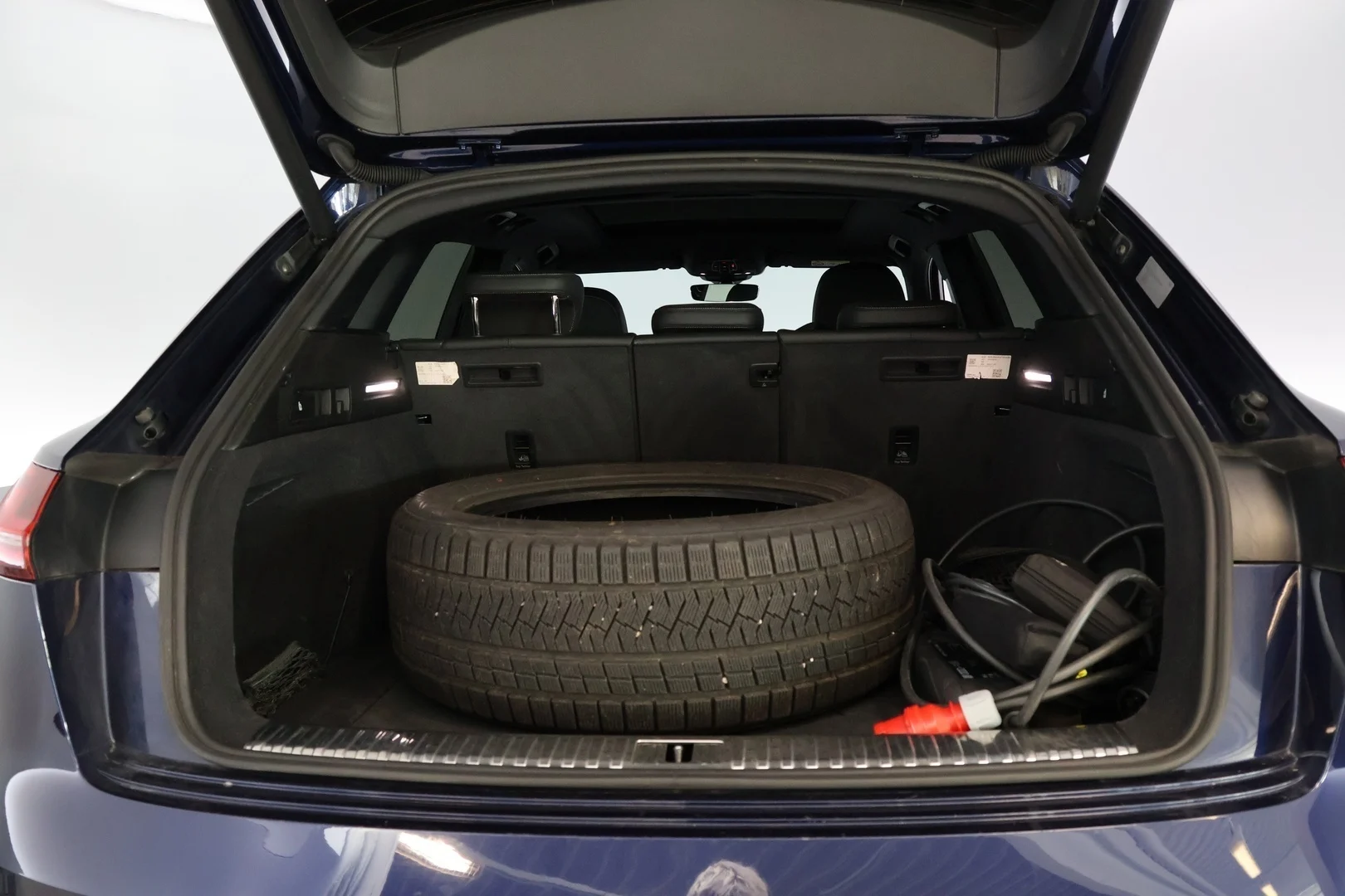 Car Image - 6ugXLCXdl5sfHLJXHmnD7C