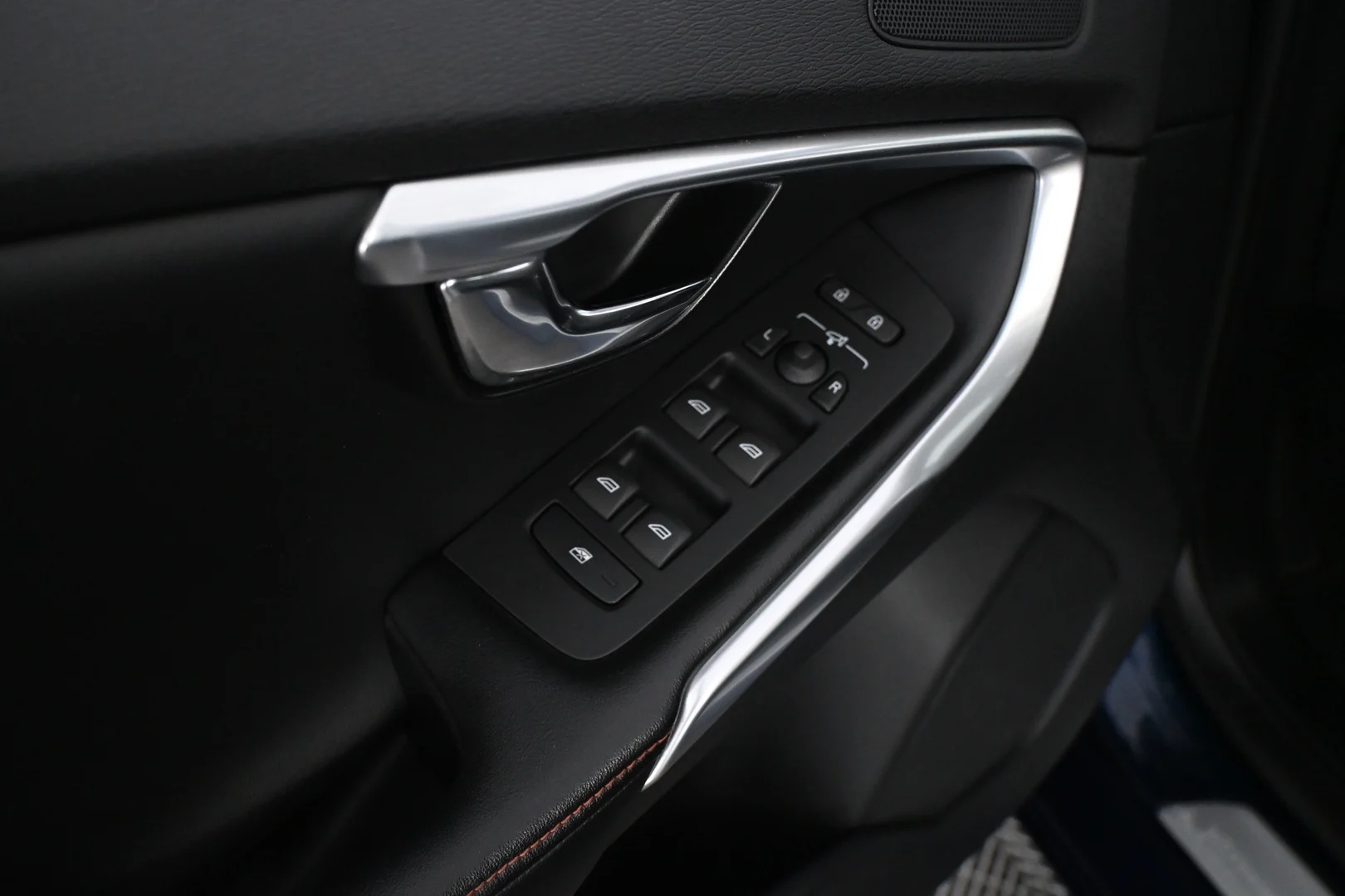 Car Image - 1l8XV6djfhxTbsC6qqkgG2