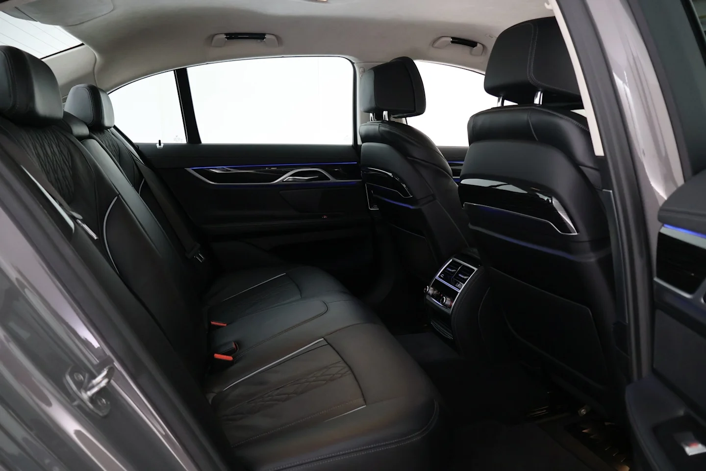 Car Image - 4n5DGxEY0OZAcxM1u6HMUb