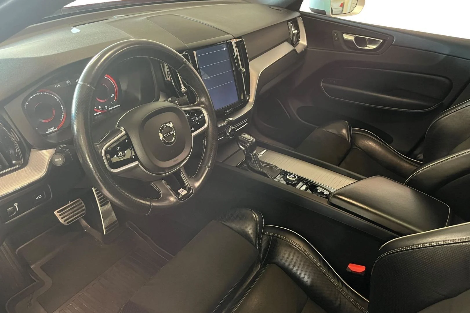 Car Image - 2qNN5T5cVzoXCn786Q5Qe4