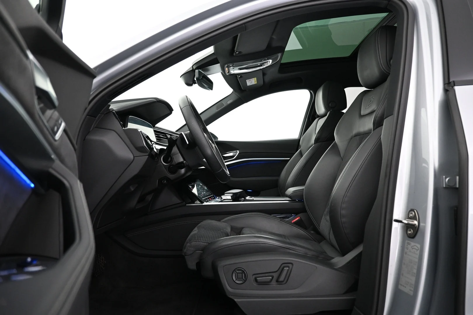 Car Image - 60AzQy0xzNASpTqDj2DUNT