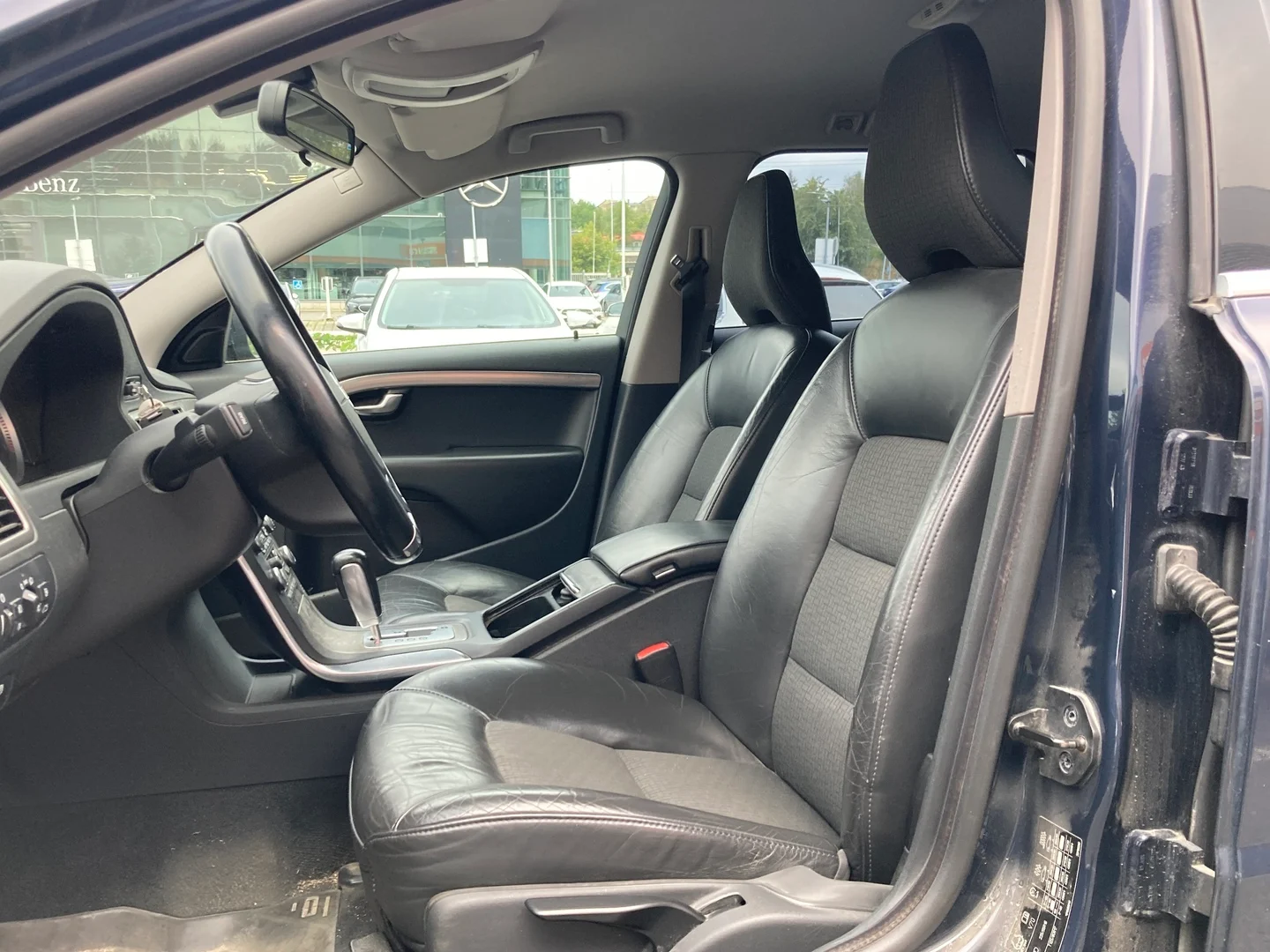 Car Image - 4ZpQnsgyINpFU5vlgvNky1