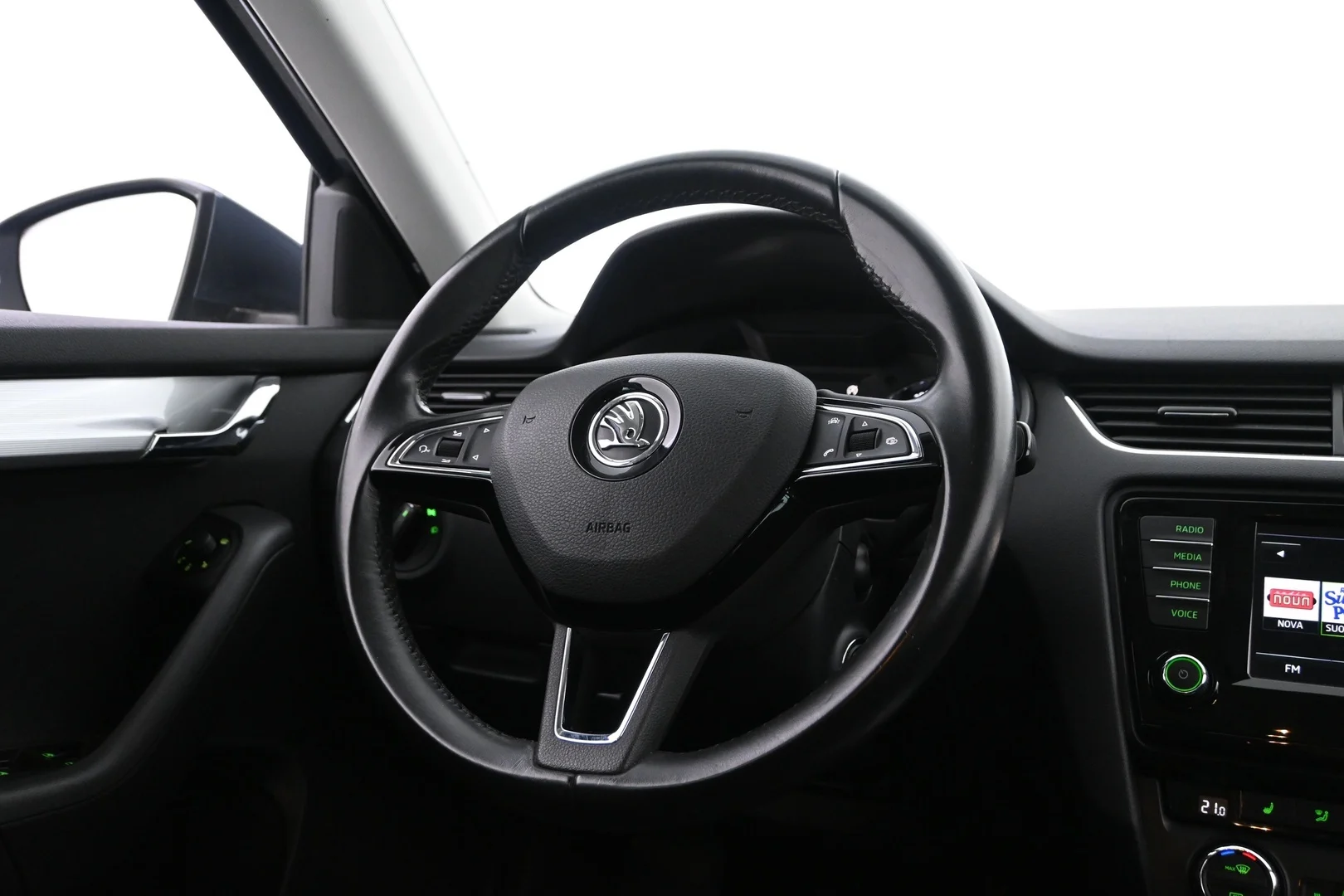 Car Image - 2jeUVmvuR6iexQilU8ESJT