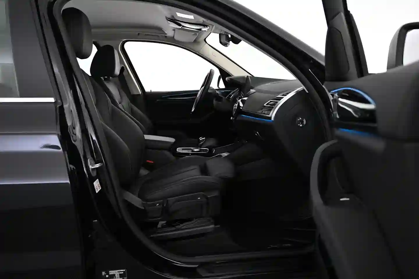 Car Image - 7wr95FDV3XKK4cwHYA16mP