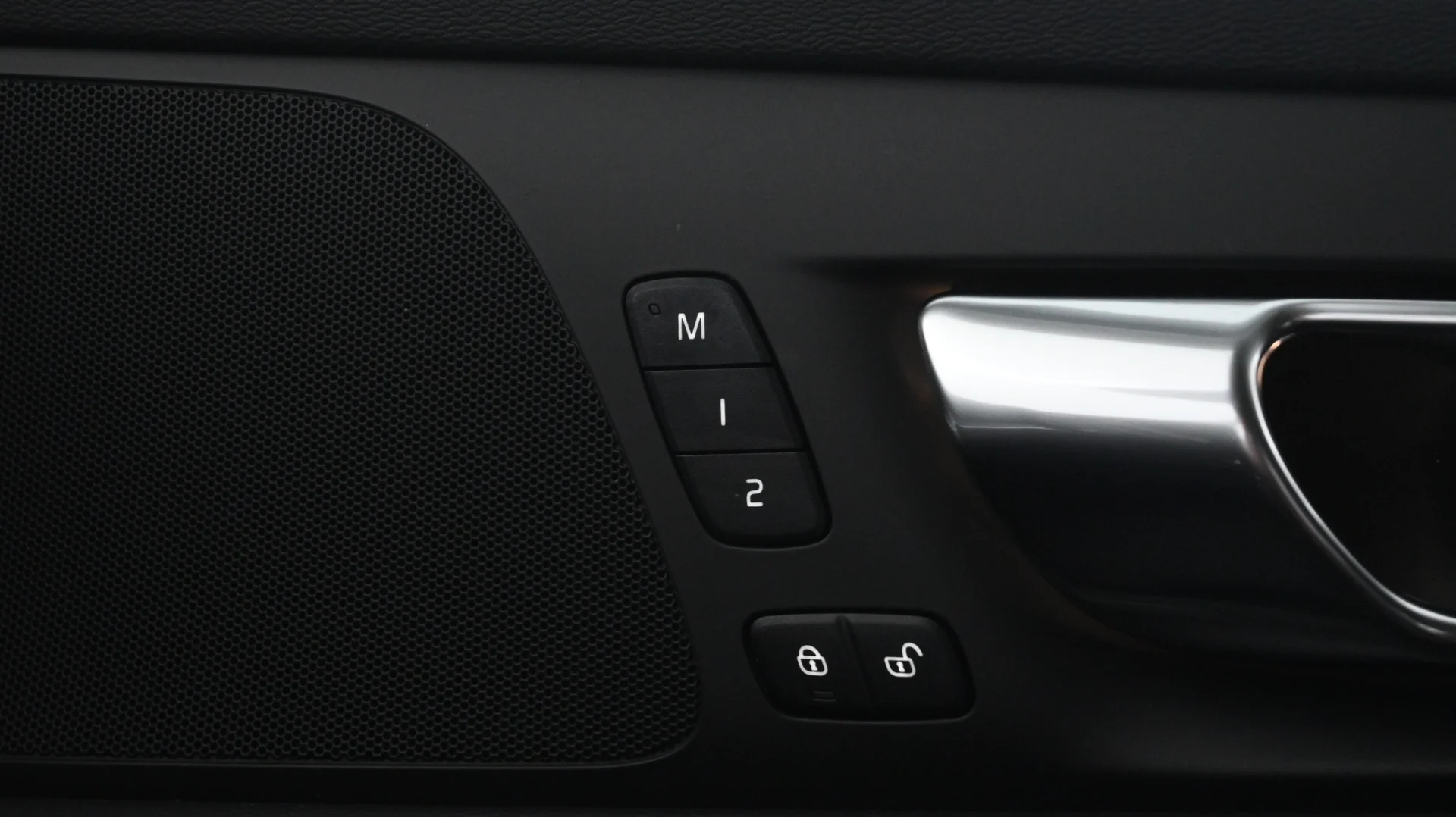 Car Image - 4cfZ5bAAhHSvMVkPdfYaDw