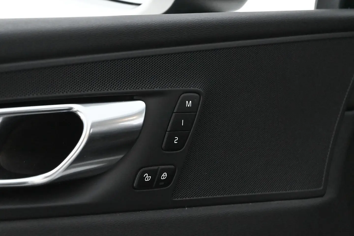 Car Image - m2boAQbSxQxH1pFwrENaH