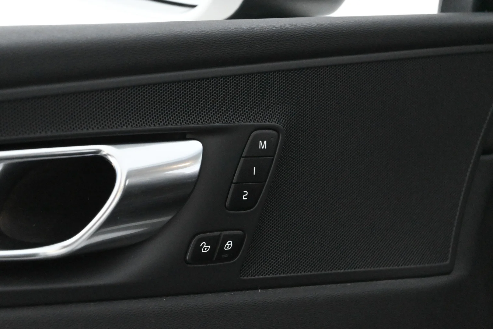 Car Image - m2boAQbSxQxH1pFwrENaH