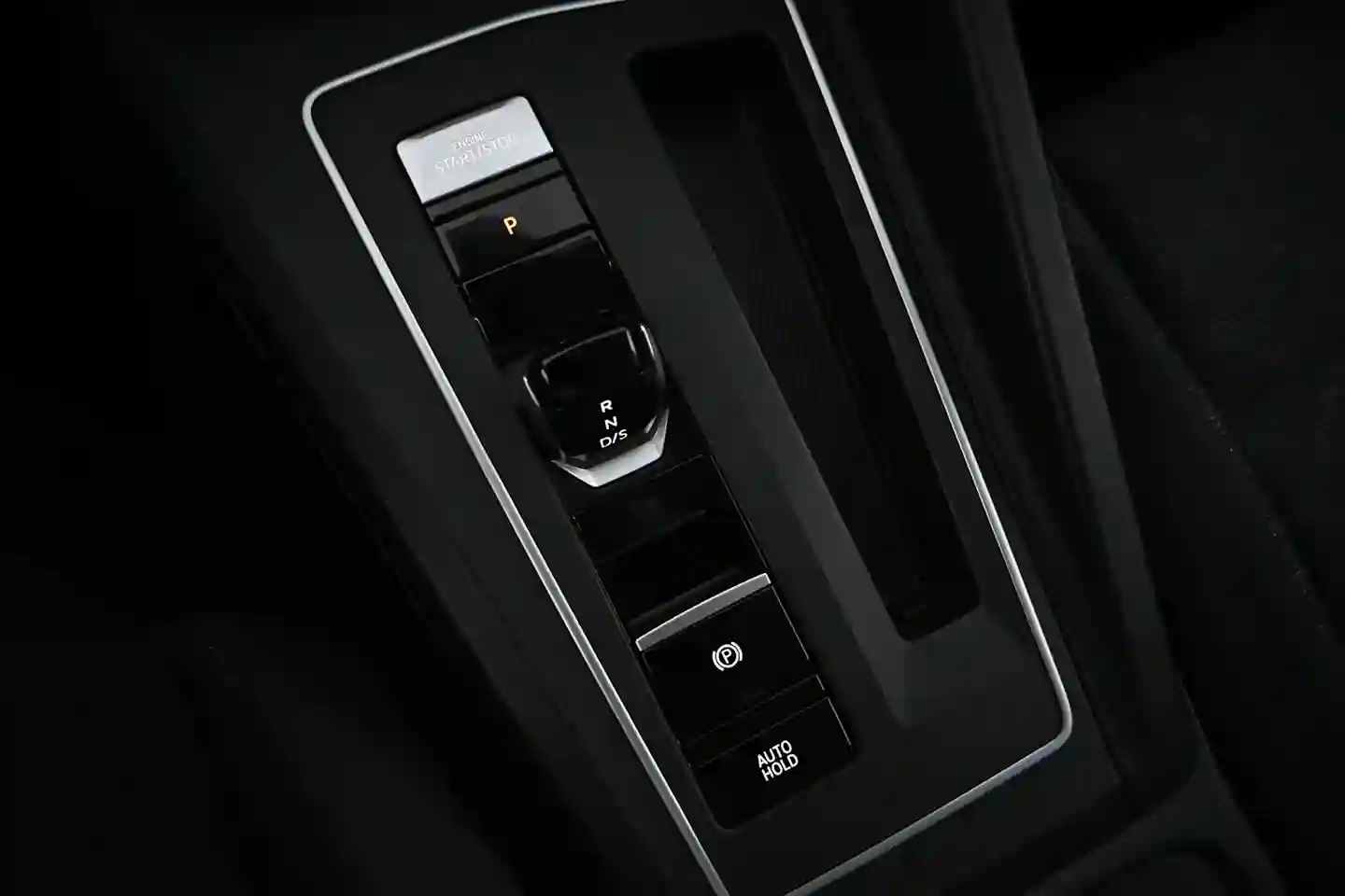 Car Image - 6ggzXmMbKeqlcbIj301oRb