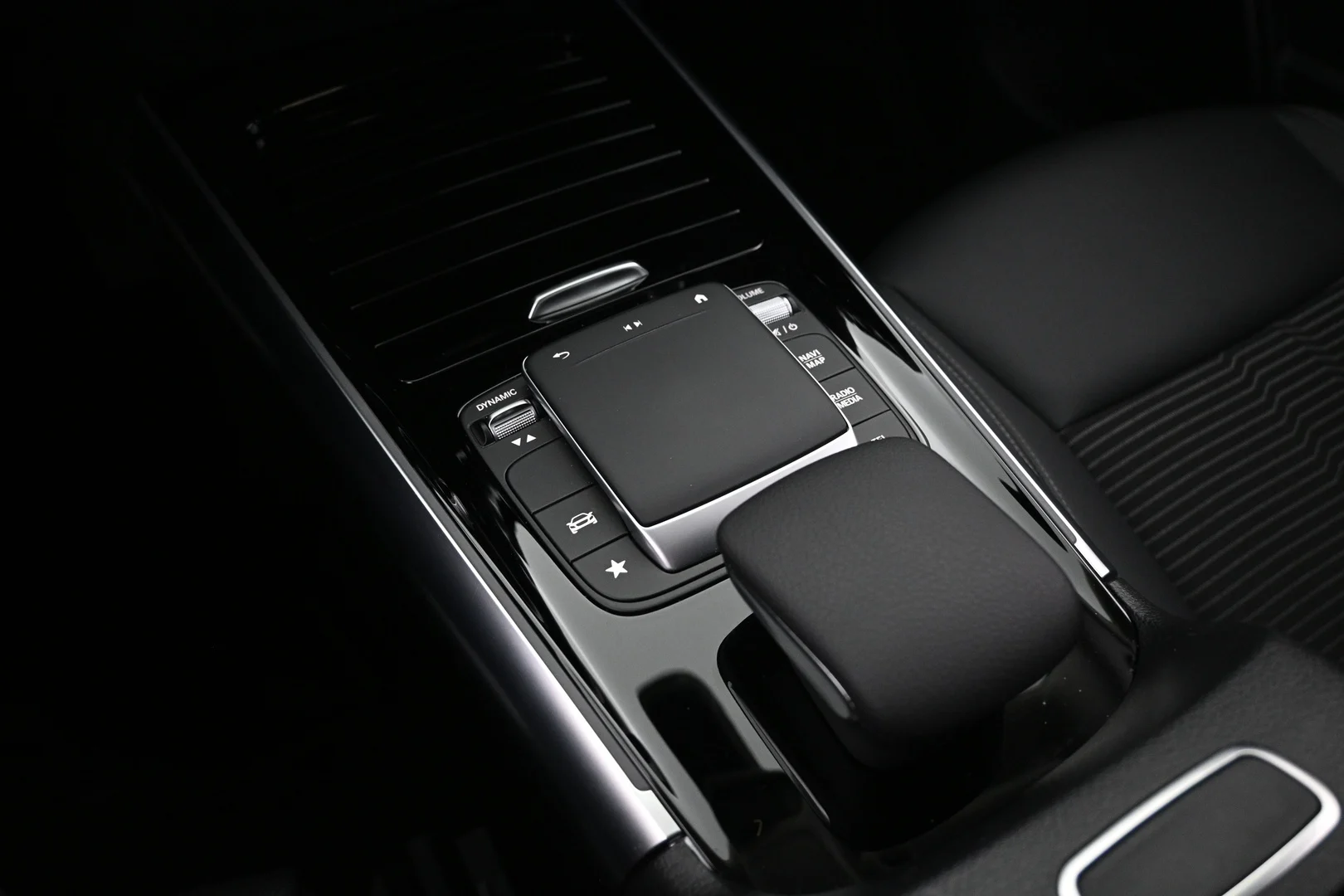 Car Image - 45sUWIBlfgDqDDQr7hKyl8