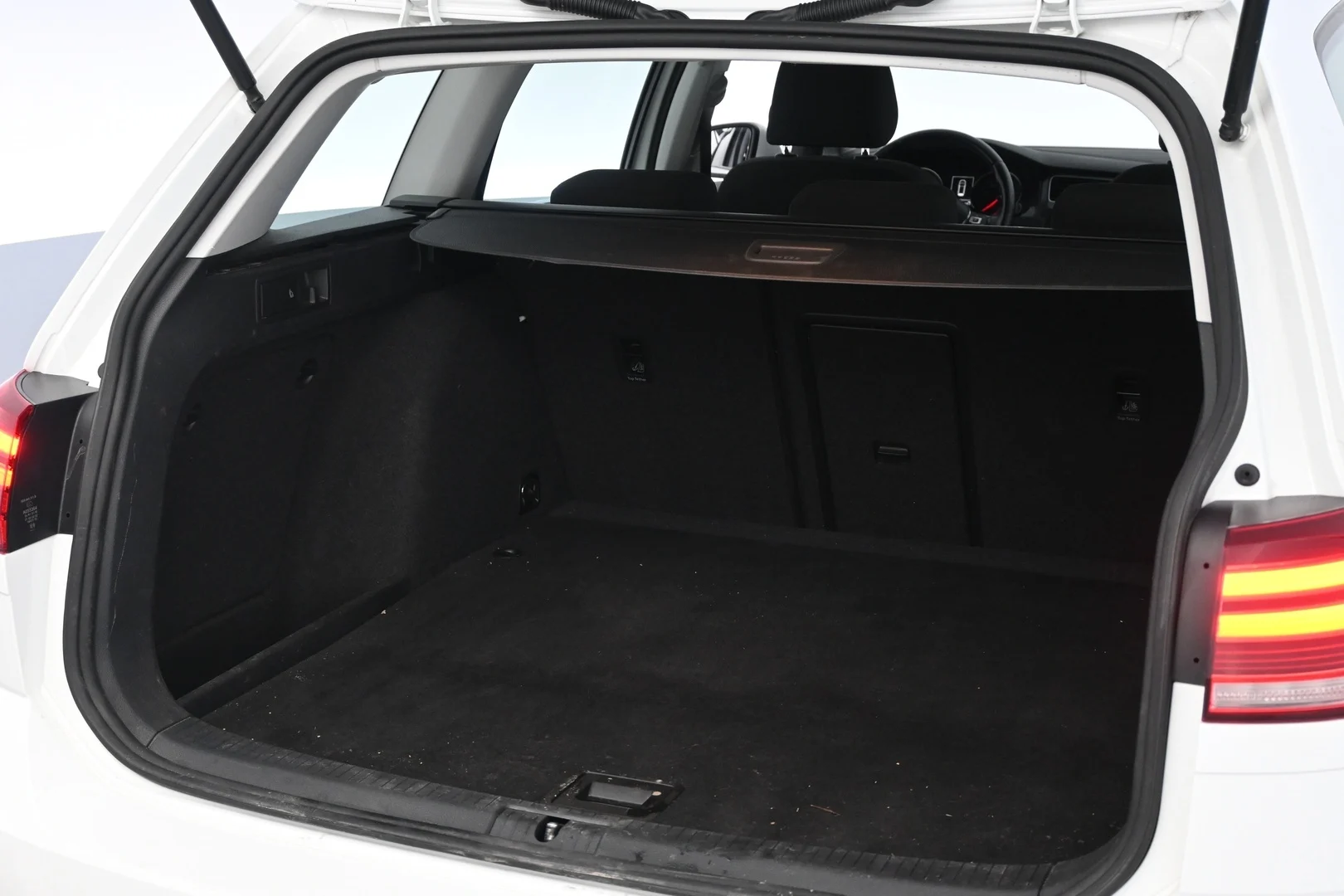Car Image - 4Tvu7Xsk1TBDQnAc6LTXm4