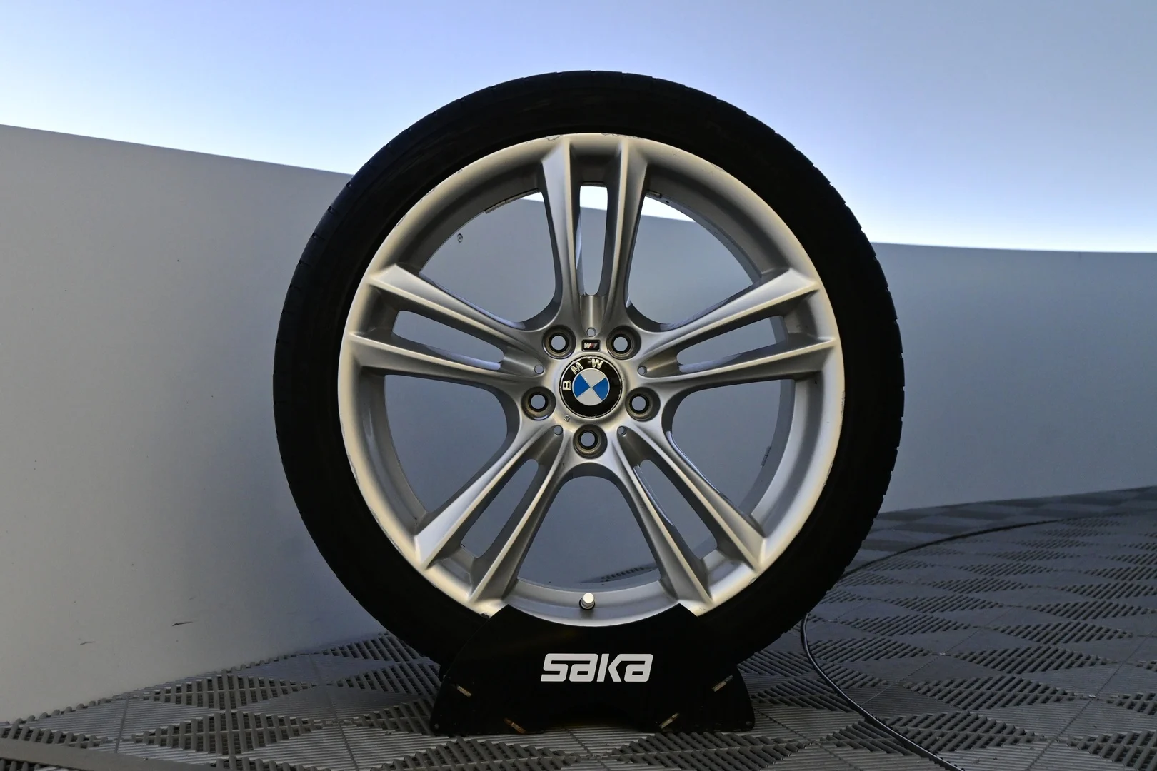 Car Image - 6tHZwbLvGaCZQpGz9uo9dD