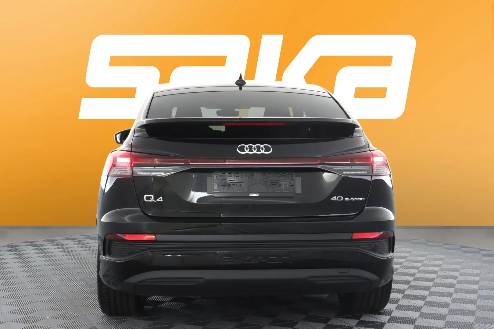 Car Image - 4v81kHMqxU1VzlkBV3450x