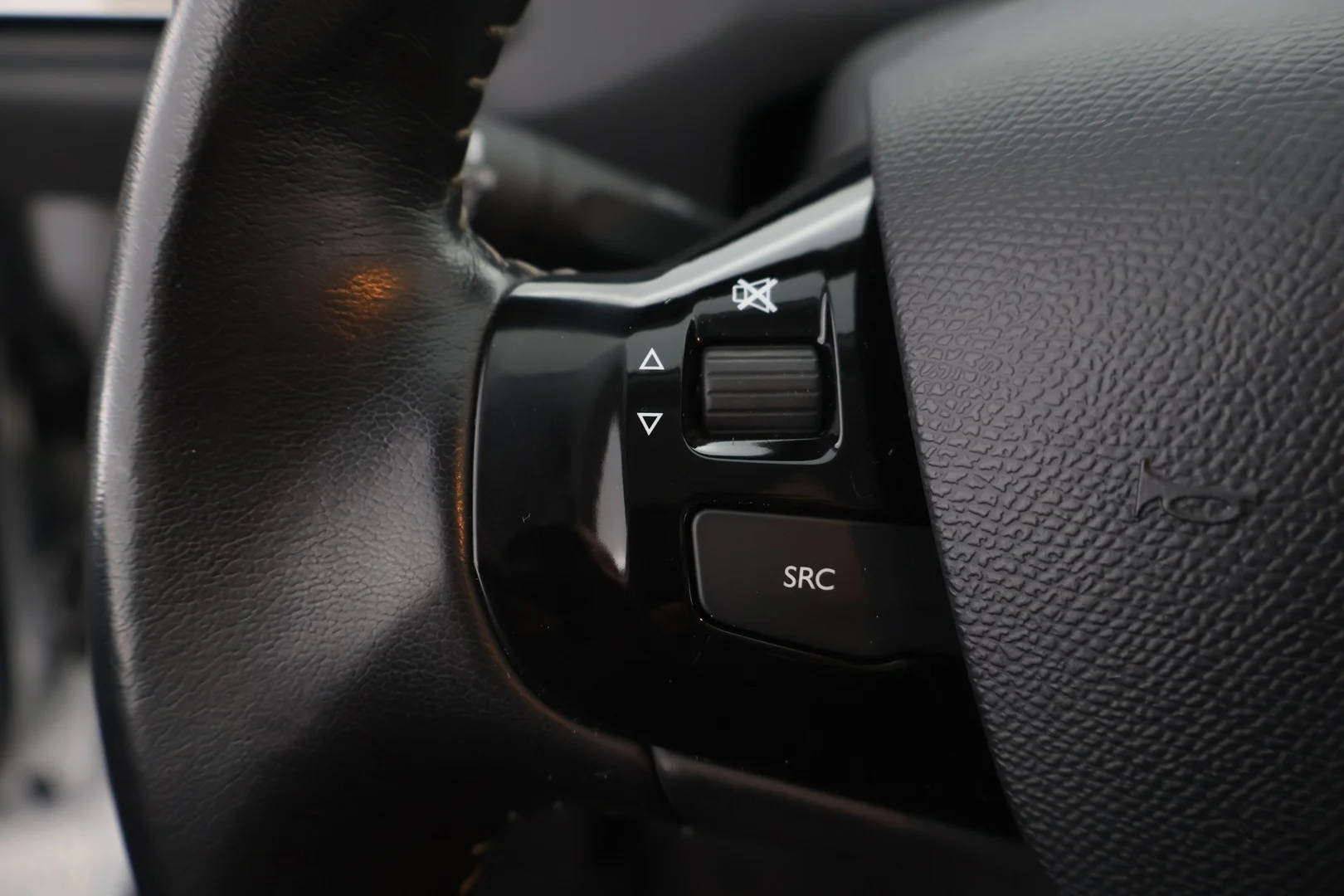Car Image - 7AIkB0dWY8v9hWHDQMaWqI