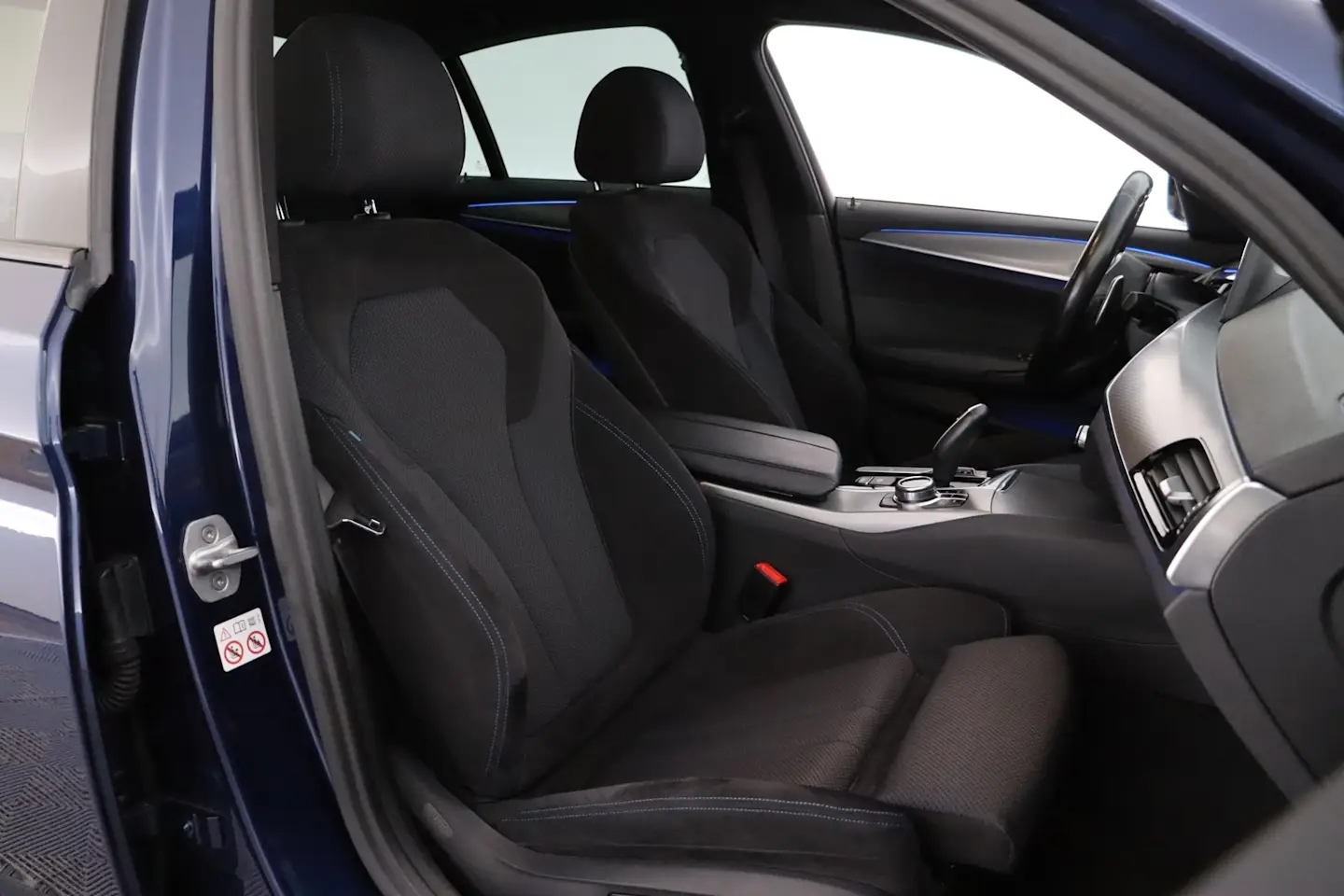 Car Image - 4LO6YIWdJpUPe1jzOrPihC