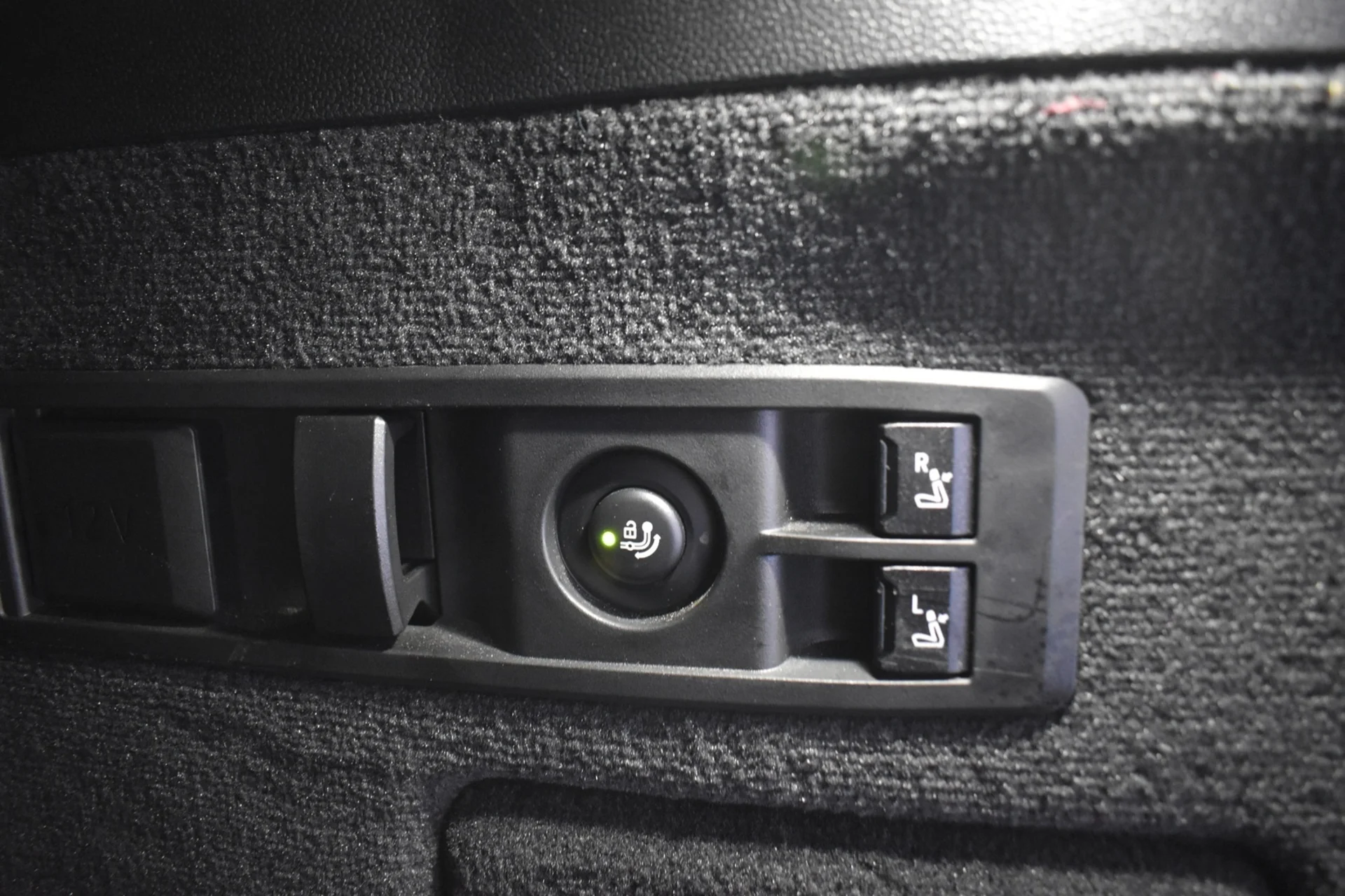 Car Image - 5i5NKg2obamddkplC18vmV