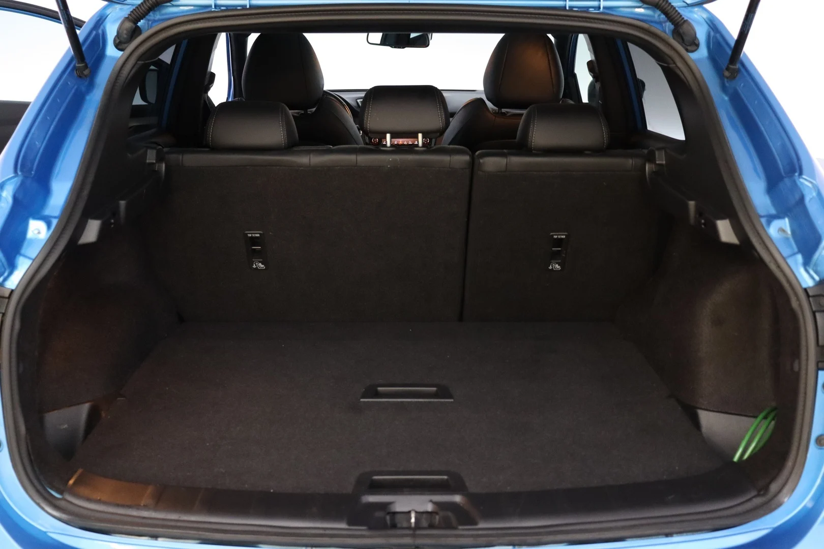 Car Image - 7OVnD0tLBvUkzTClWtUFw