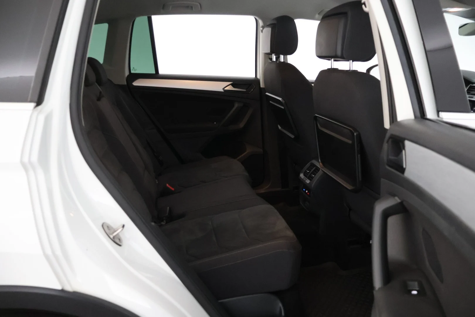 Car Image - 5GRo5ZRL3JkRlJHD28uqez