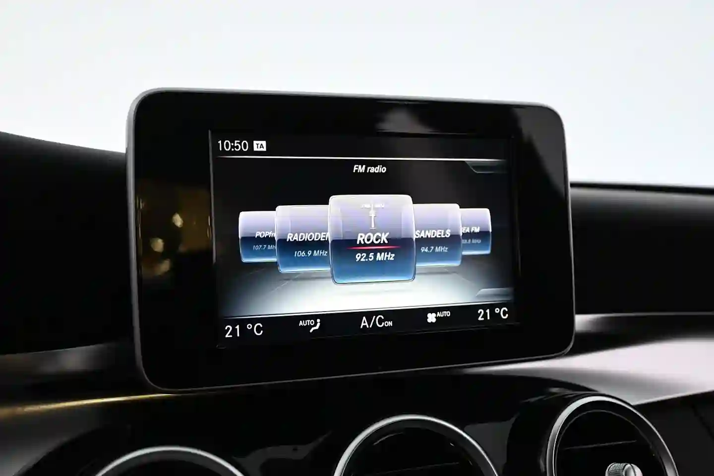 Car Image - 7pTS1EZrqElYoia4v2ClCm
