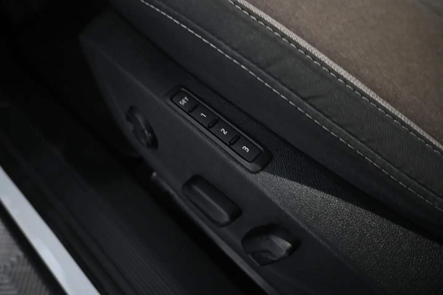 Car Image - dwx8iJTQErxSYMaHsg2vw