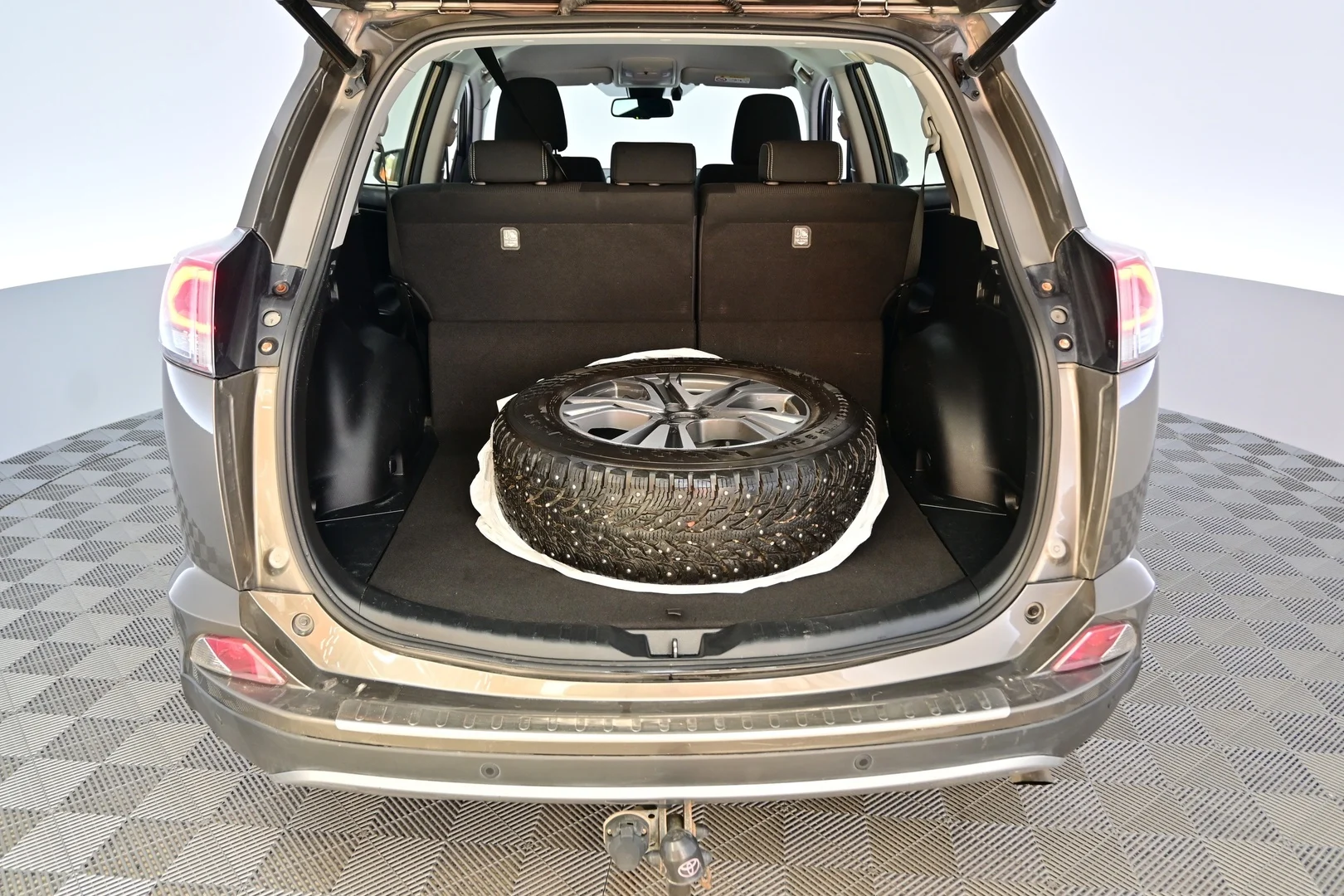 Car Image - 2LMSIJzOWh1Nil22bcKgrR