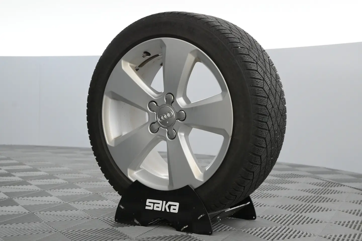 Car Image - ieNdAIYuROZc9wvjiRVPw