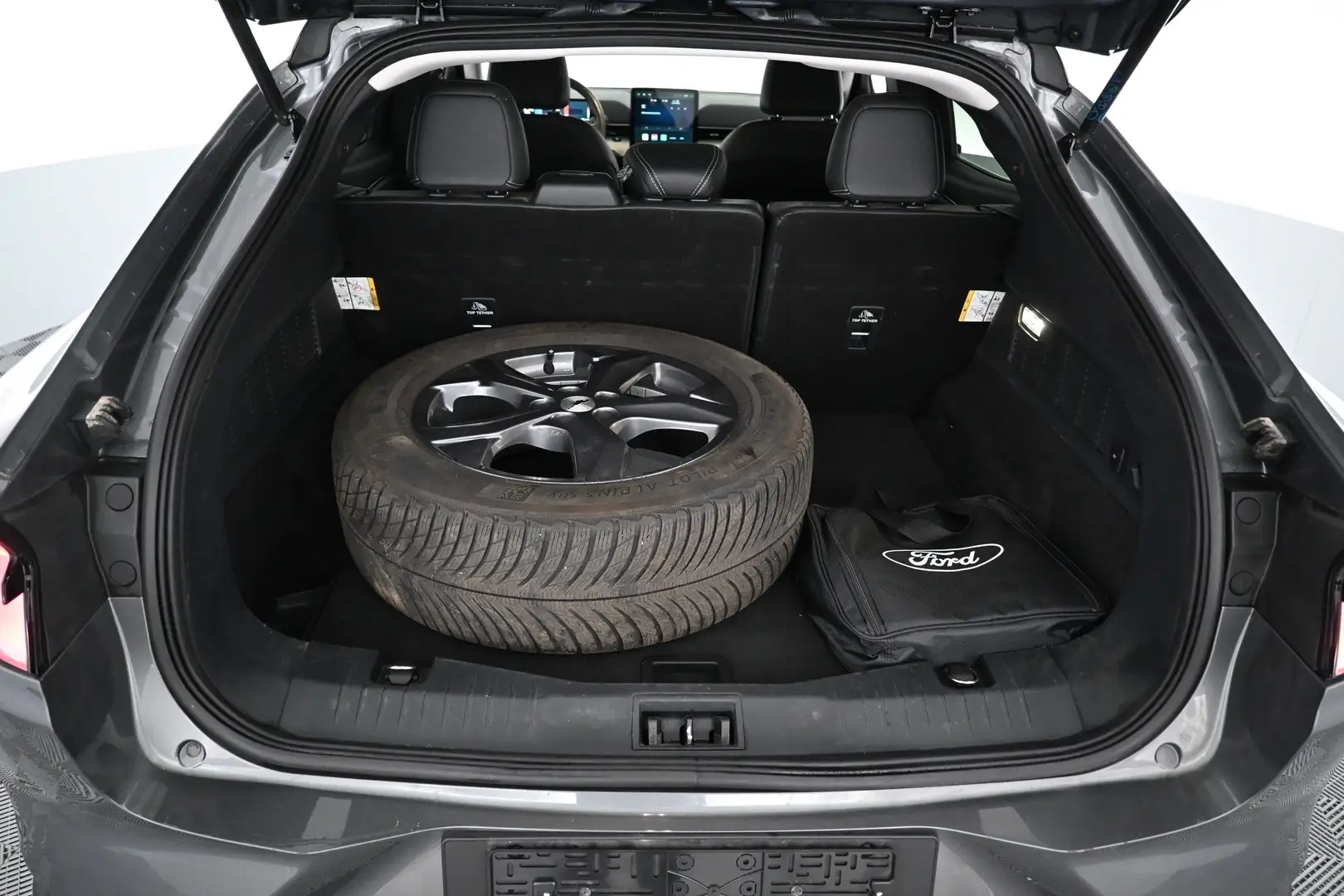 Car Image - hZI8uZSARoPK41Y4heJYo