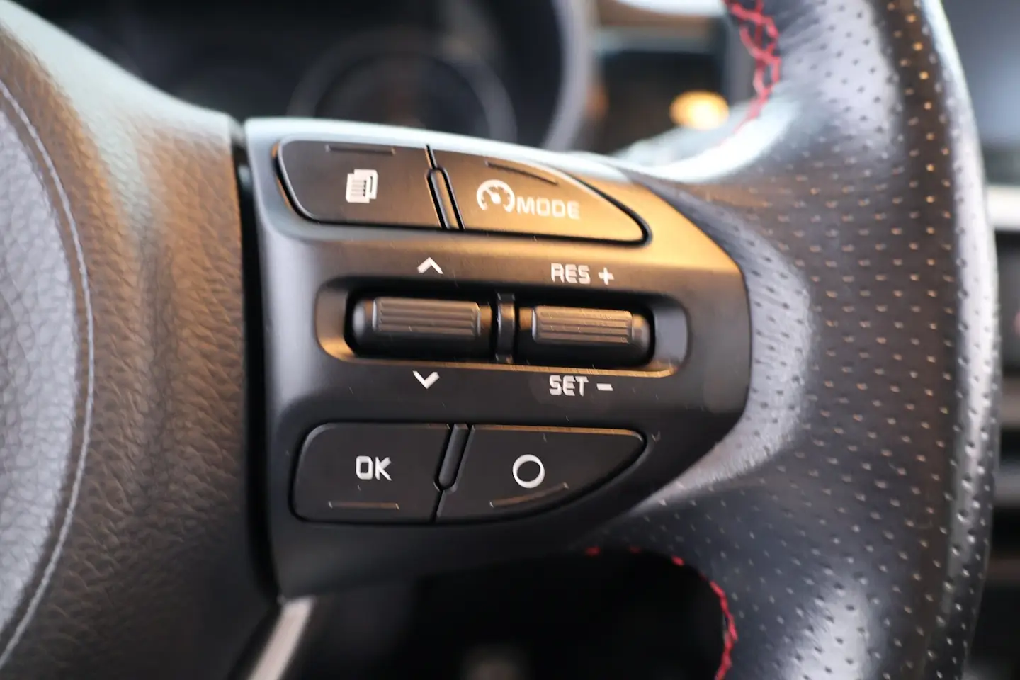 Car Image - 7qqm011qT616Z1F6Ieh76D