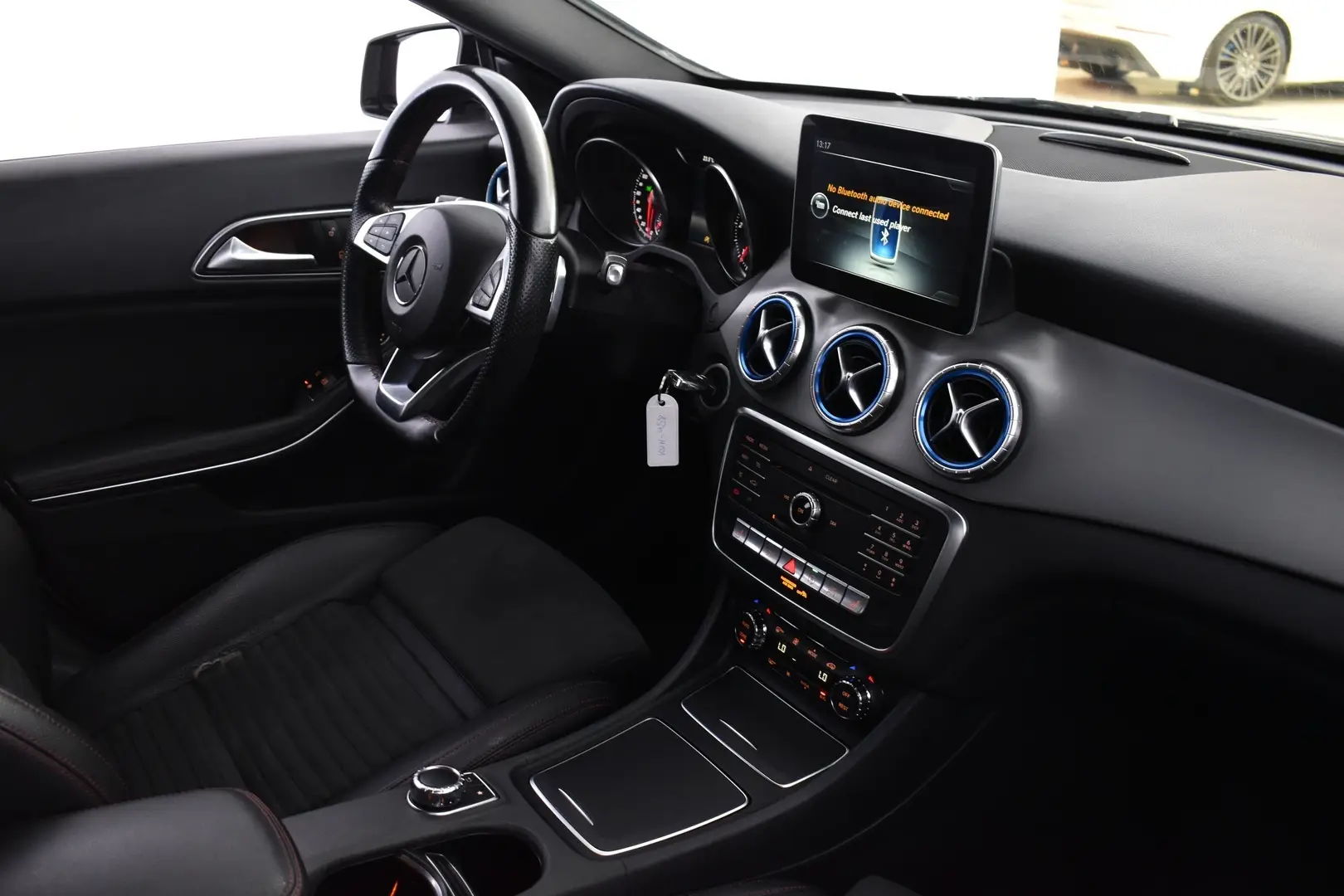 Car Image - 5519LIvKoRxemT8ng49VFc