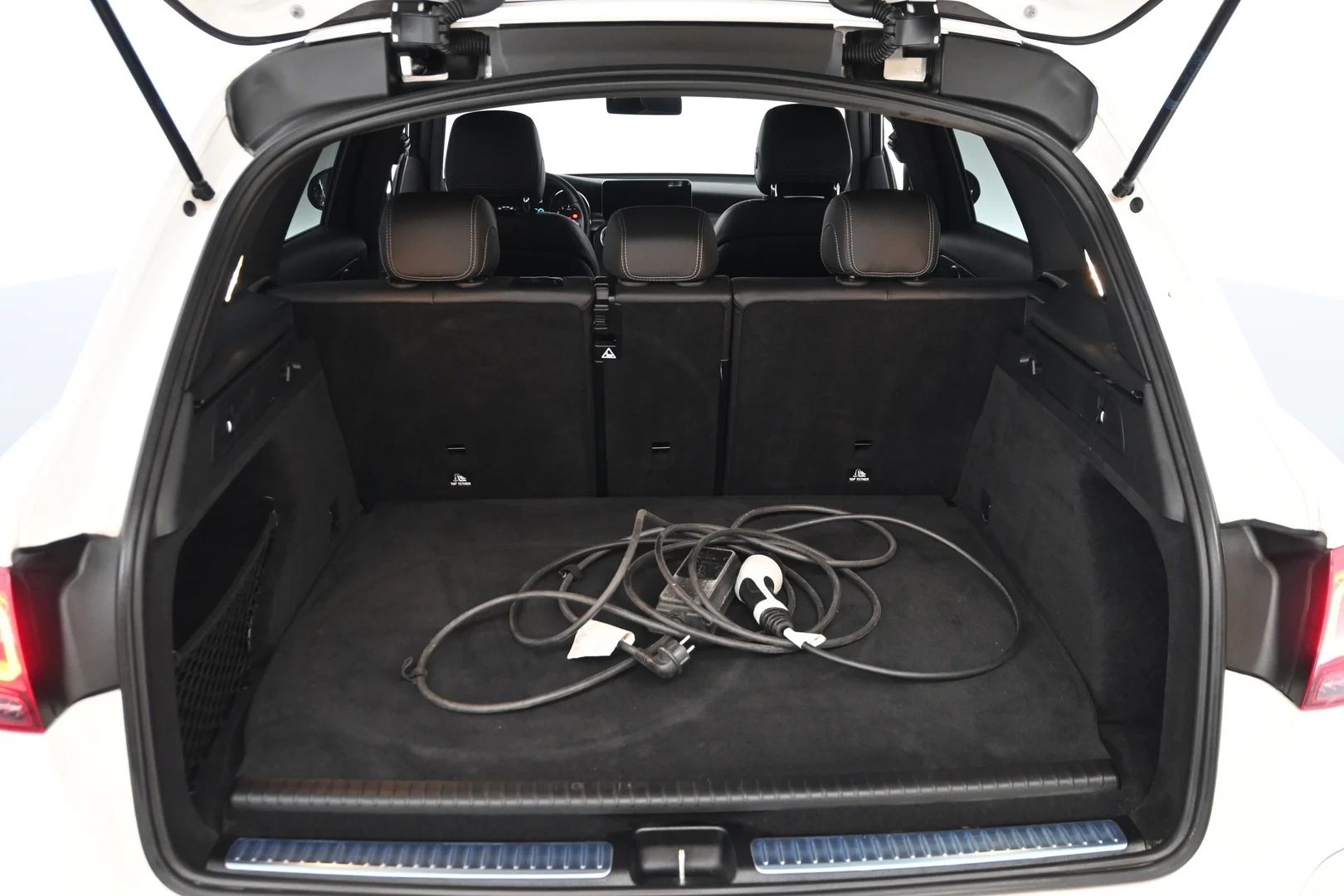 Car Image - 368H6ILhhAl4ZZ4kB0EC9v