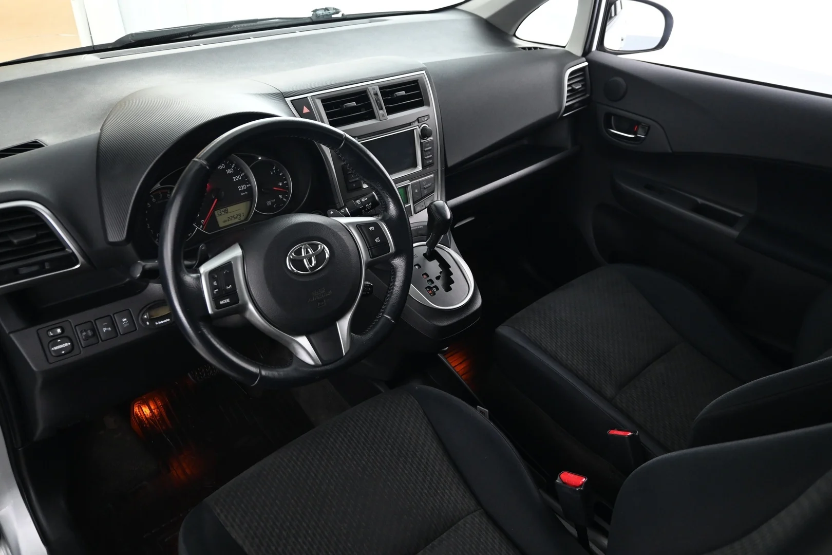 Car Image - 4KmJpWlMJMQnbBCw7akSoq