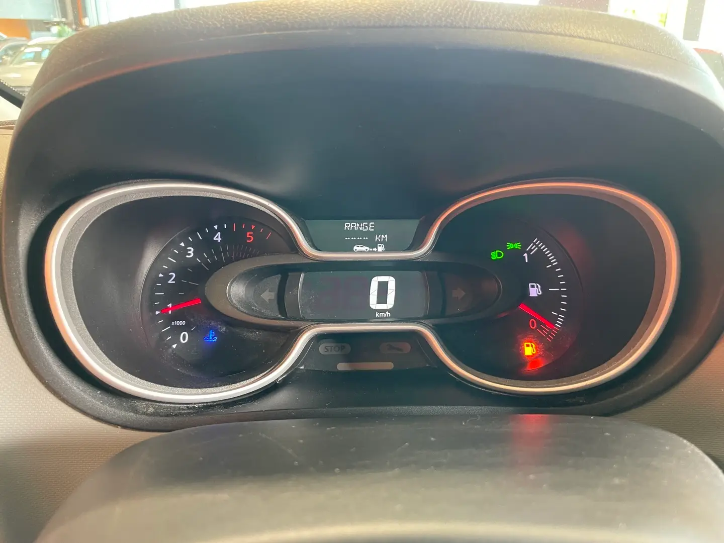 Car Image - 597bwiDeM2jqllj48VnCcy