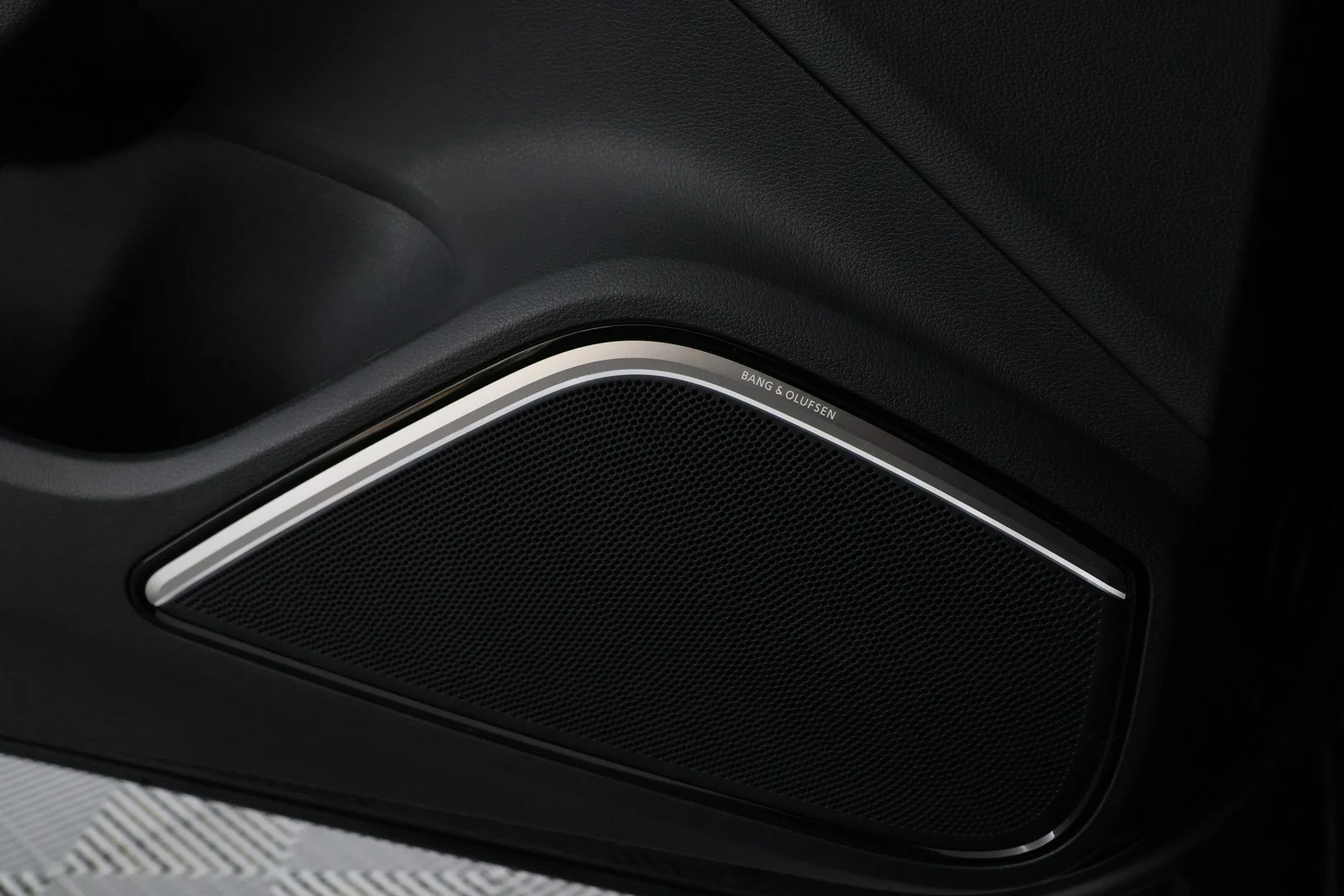 Car Image - 6apWrUNUeAkLcWQqoXQqsi