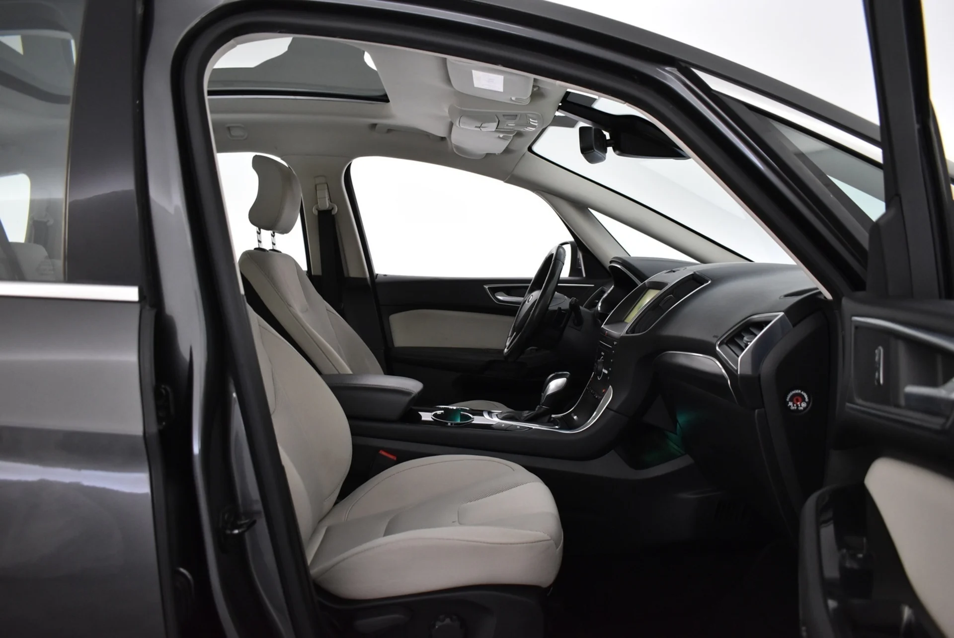 Car Image - 3mM3qLM4ar0ttZ15BgMBwk